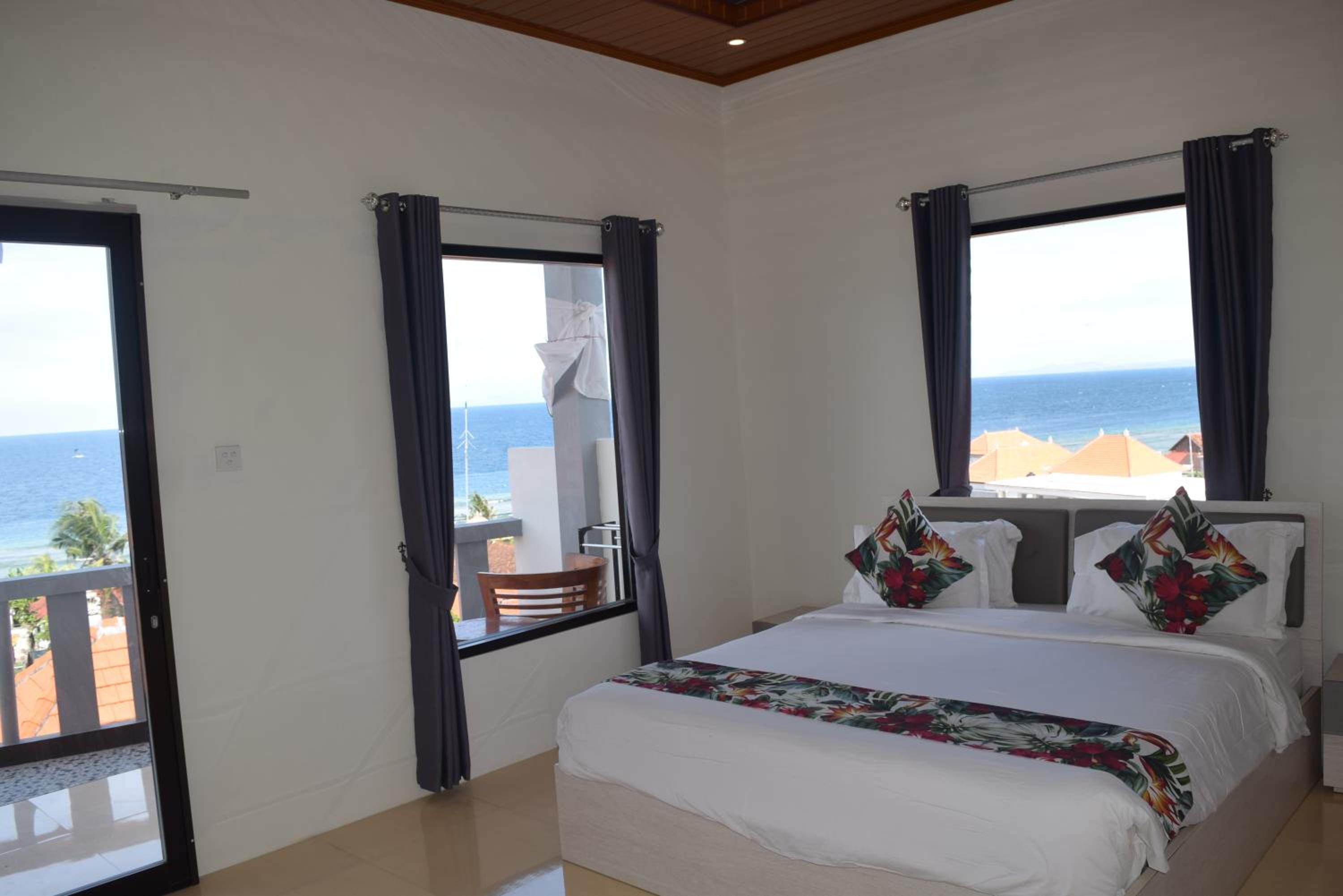 Double Room with Sea View - Photo 1