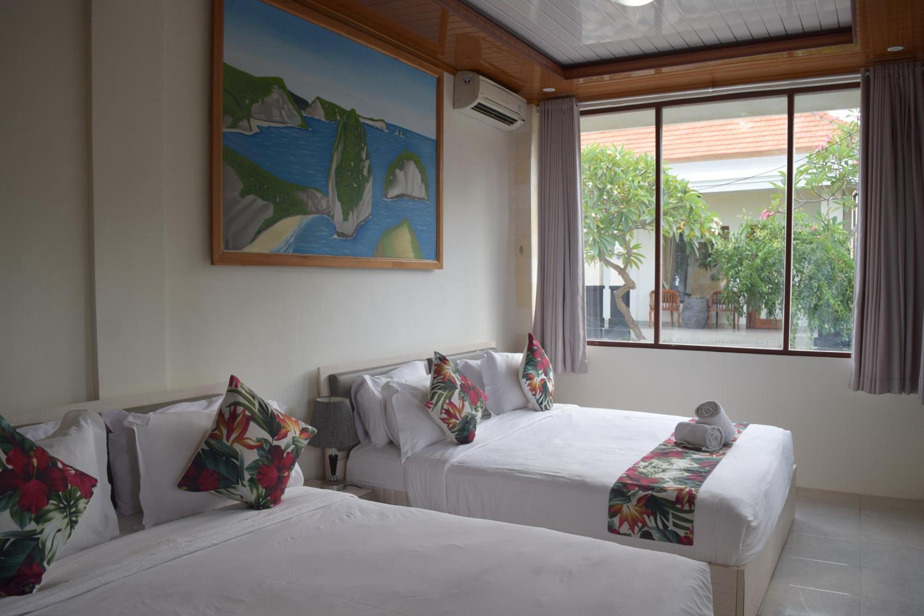Twin Room with Balcony - Photo 1