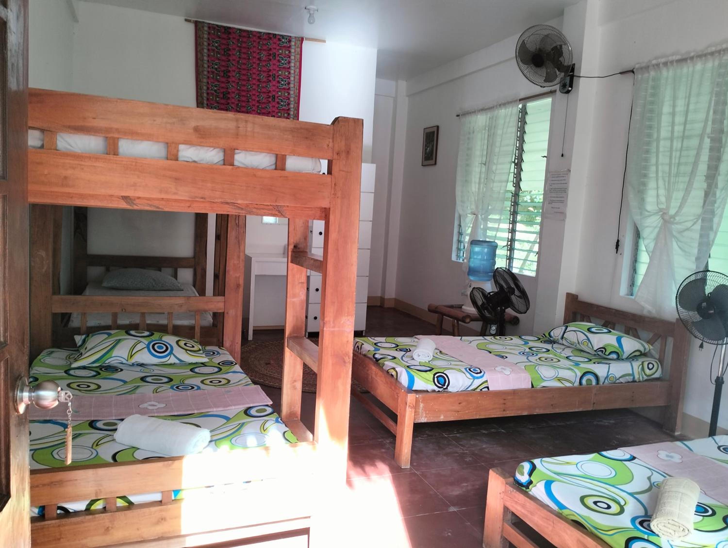 6-Bed Mixed Dormitory Room photo 3