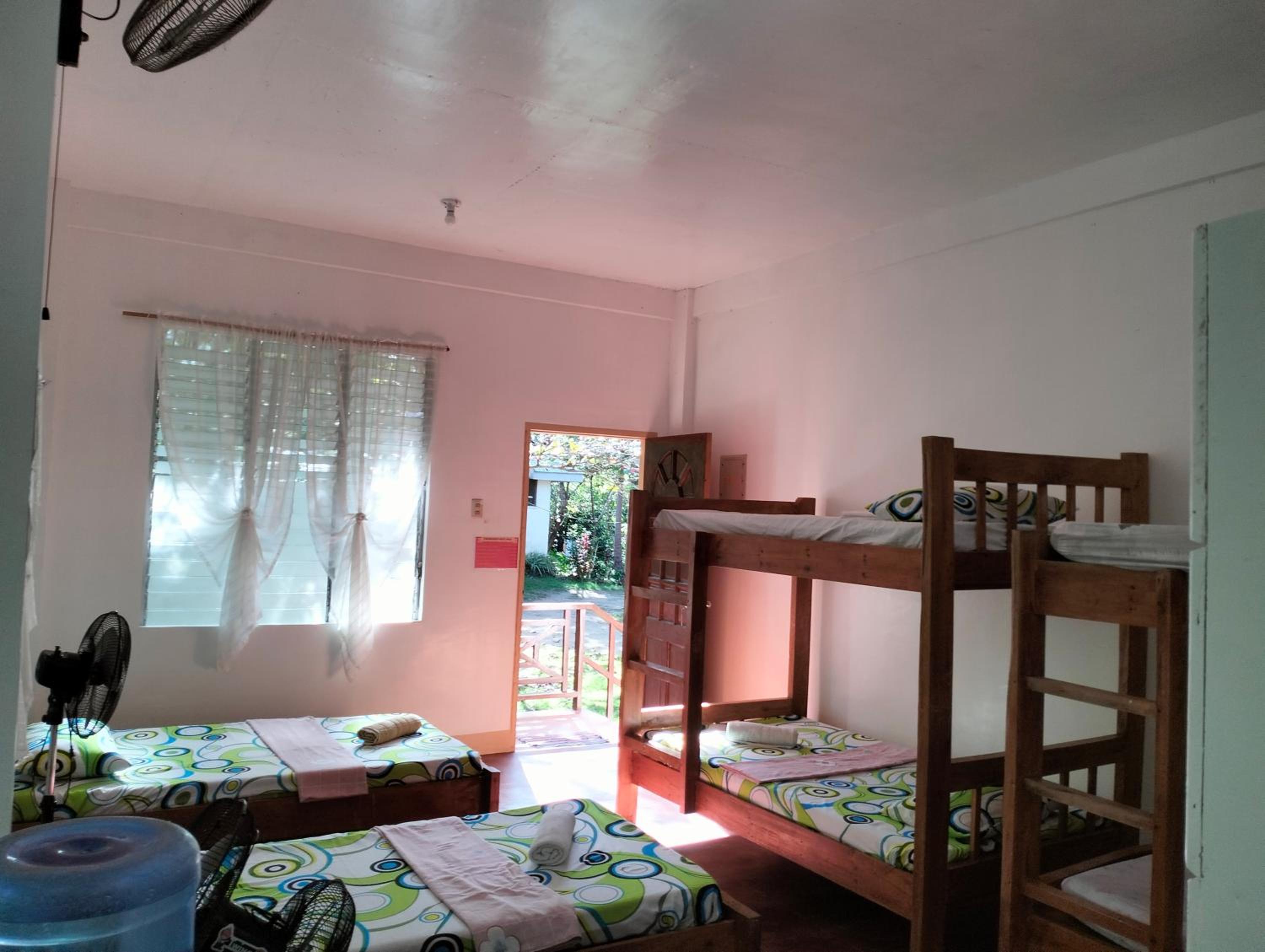 6-Bed Mixed Dormitory Room photo 1