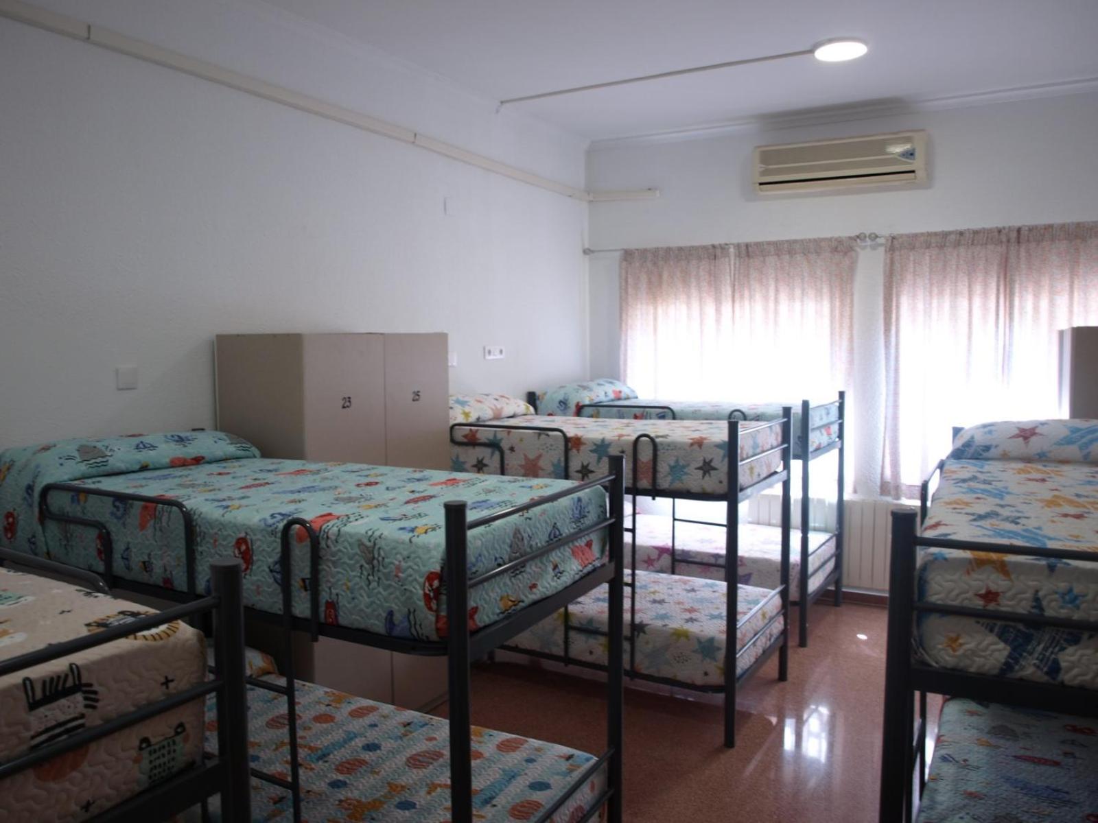 Habitación Compartida Mixta de 10 Camas