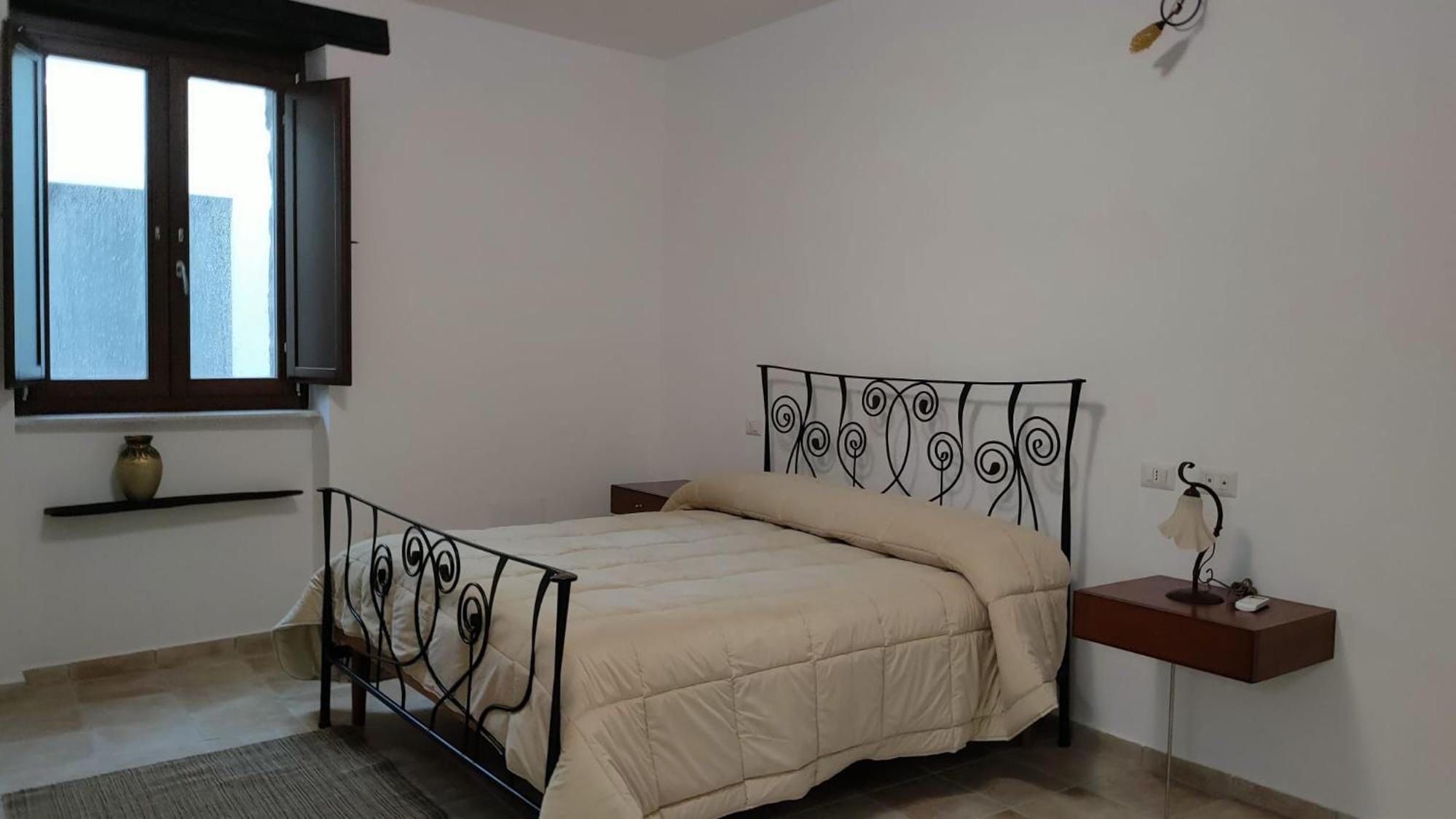 Large Double Room - Photo 11