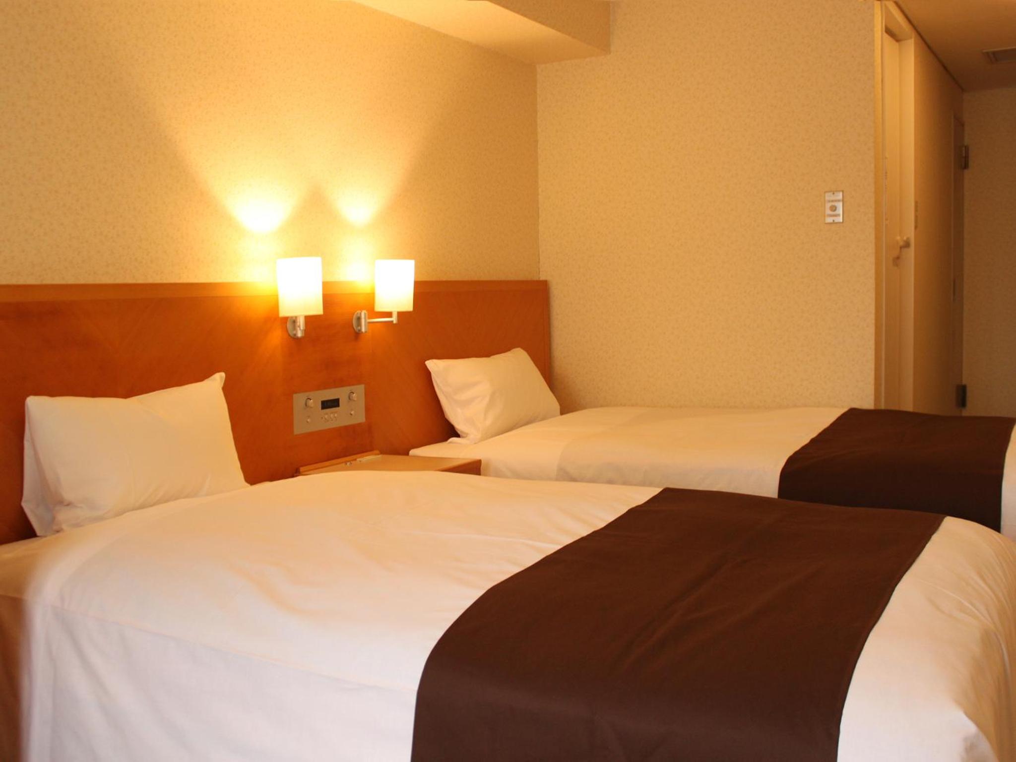 Twin Room - Smoking - Photo 2