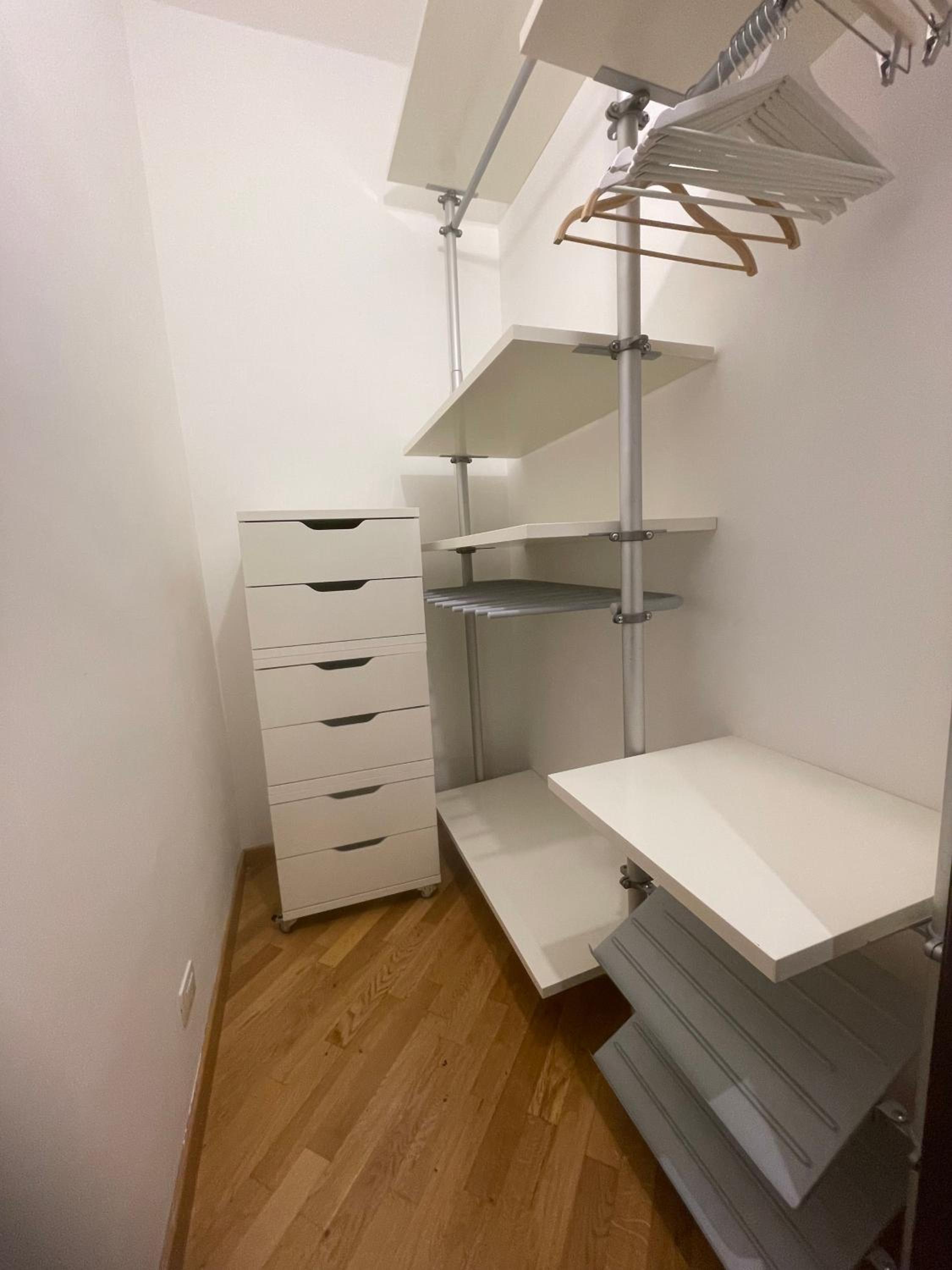 One-Bedroom Apartment photo 3