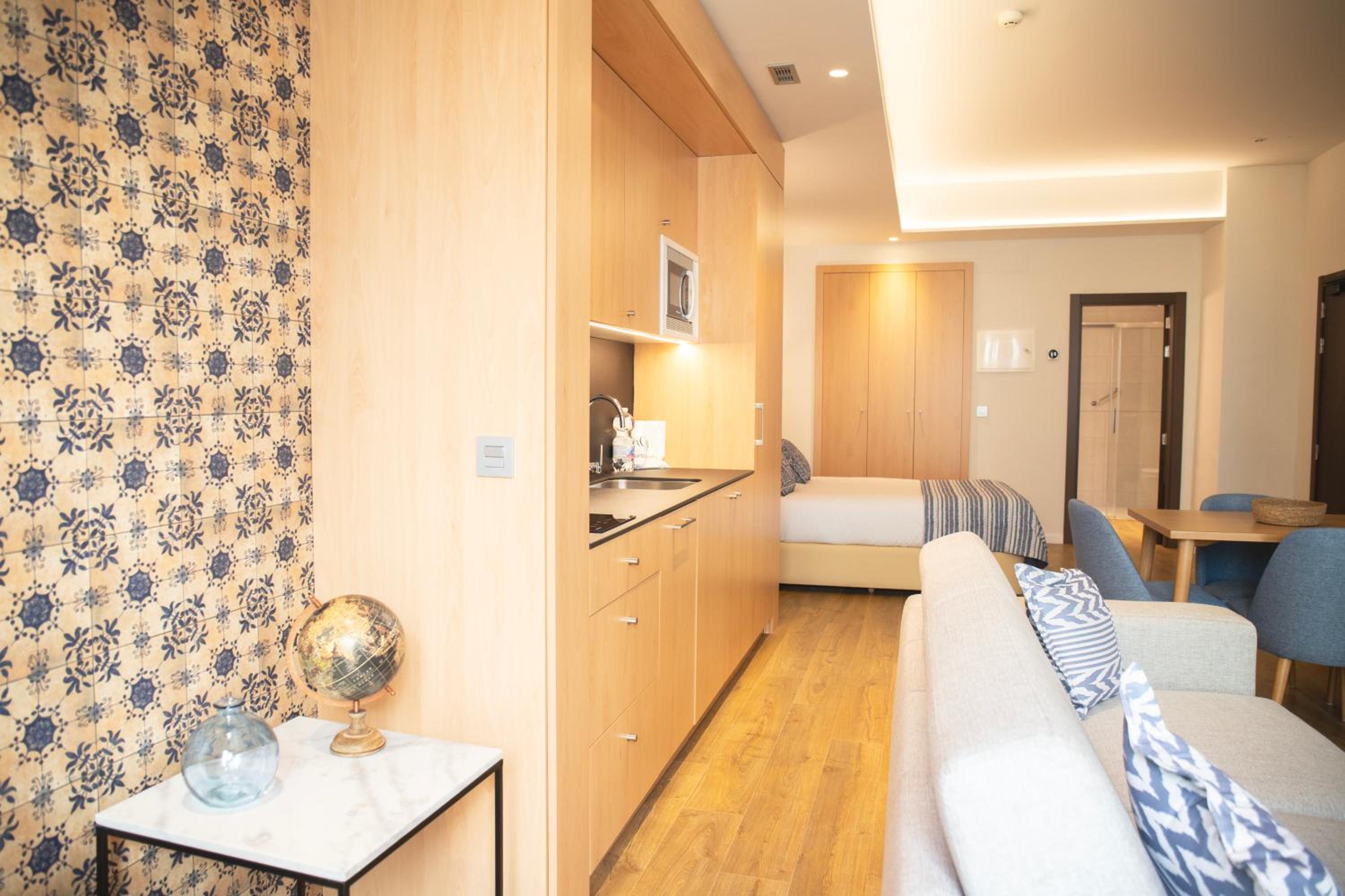 Studio with Sofa Bed - Photo 7