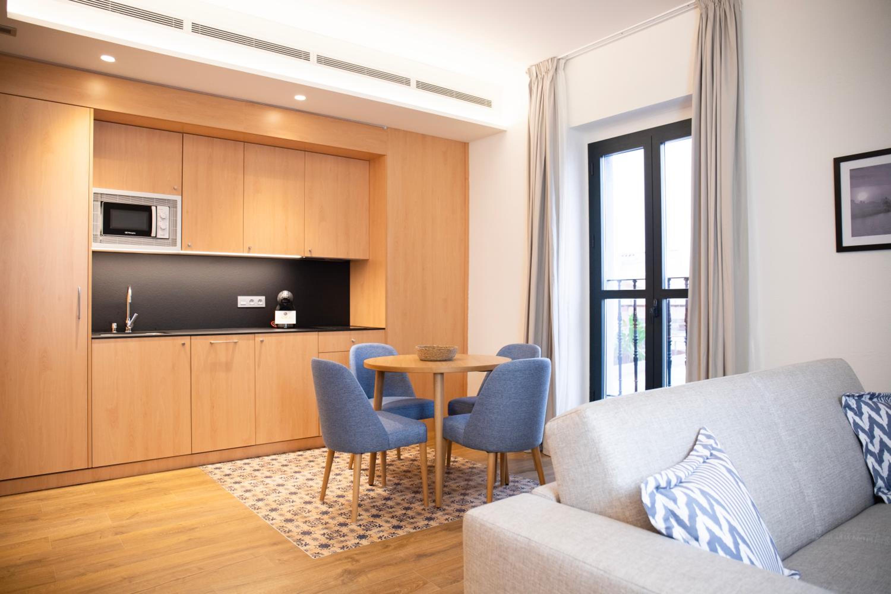 Superior Apartment - Photo 2