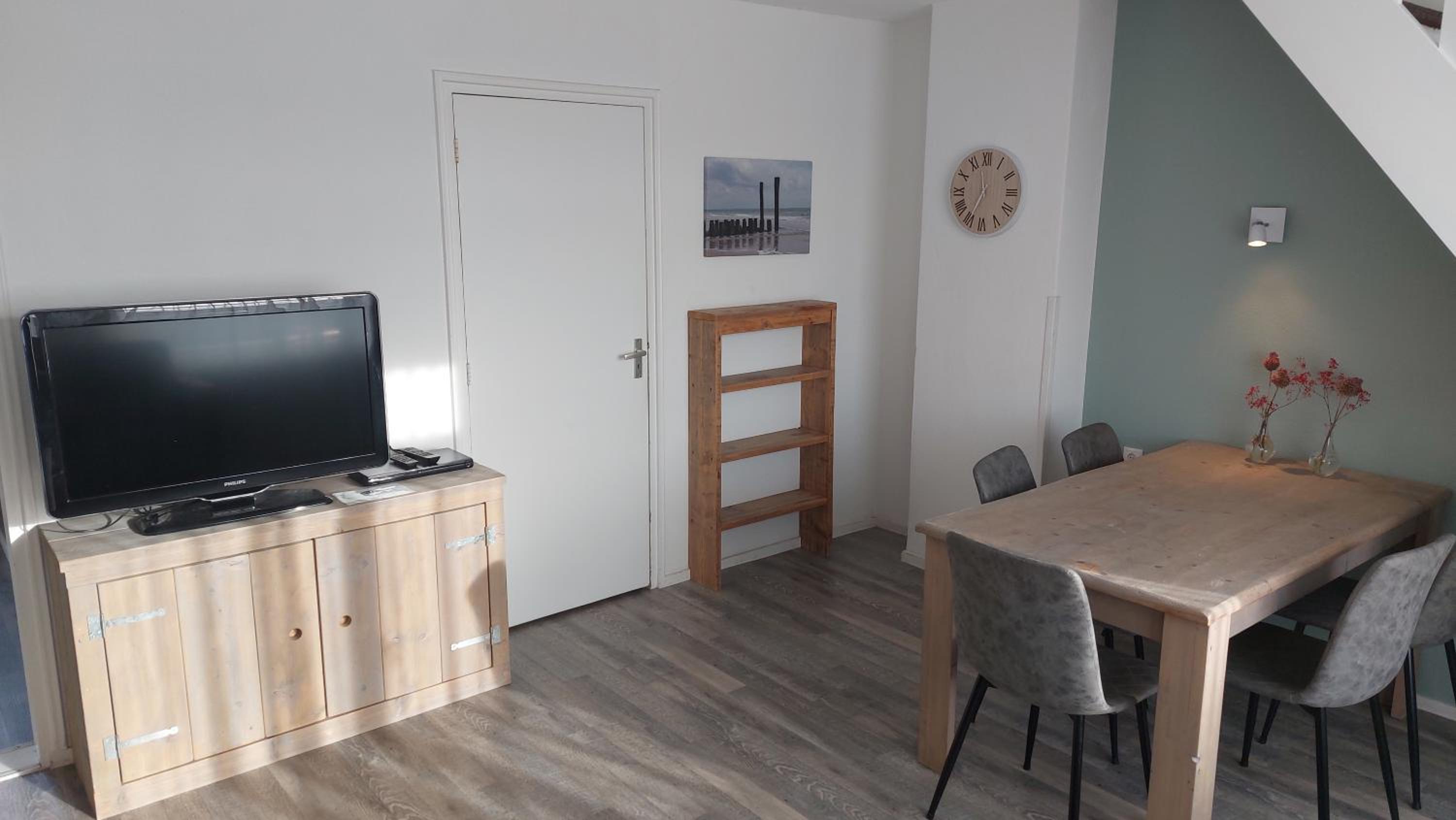 Three-Bedroom Apartment - Photo 3