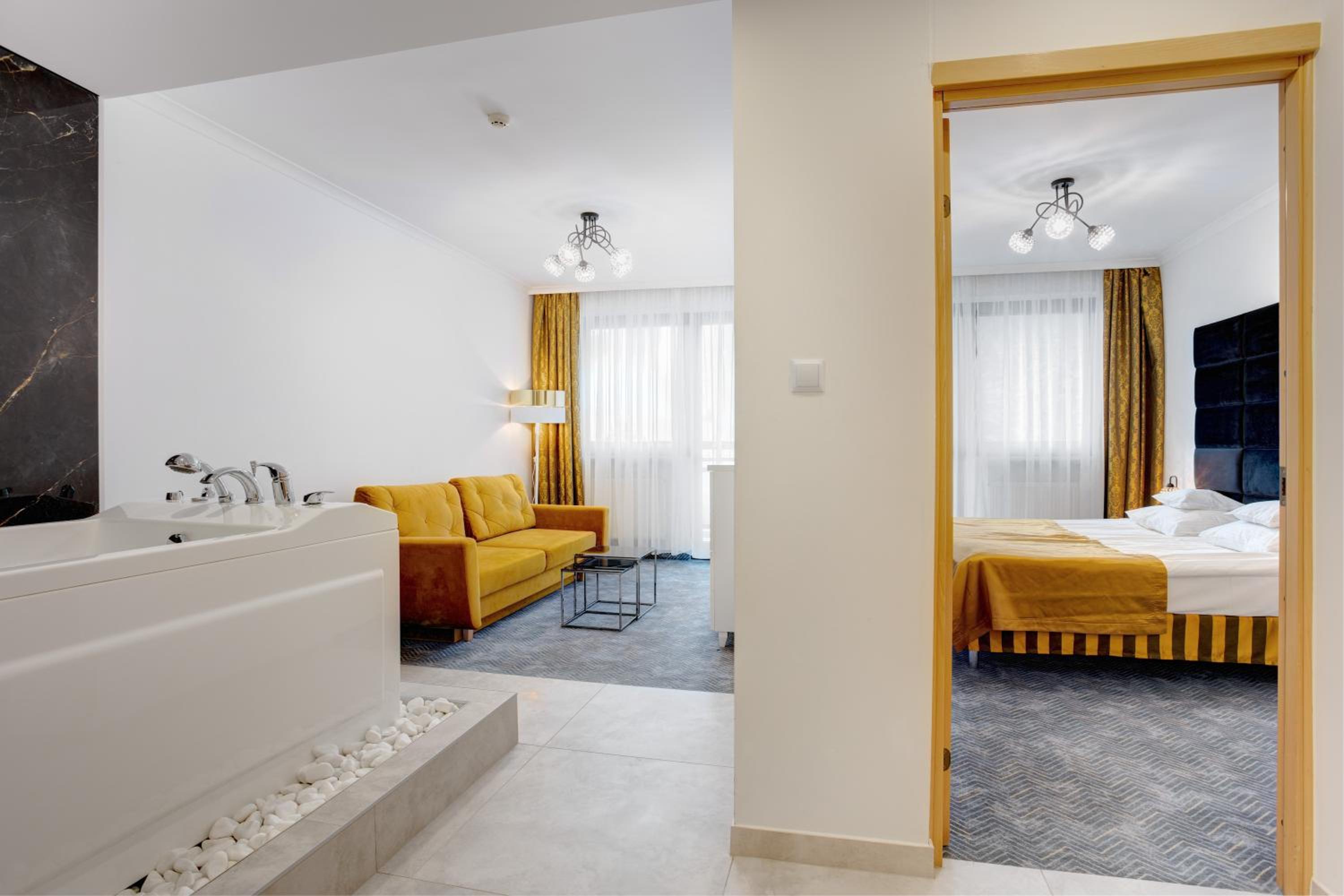 Studio with Spa Bath - Photo 4
