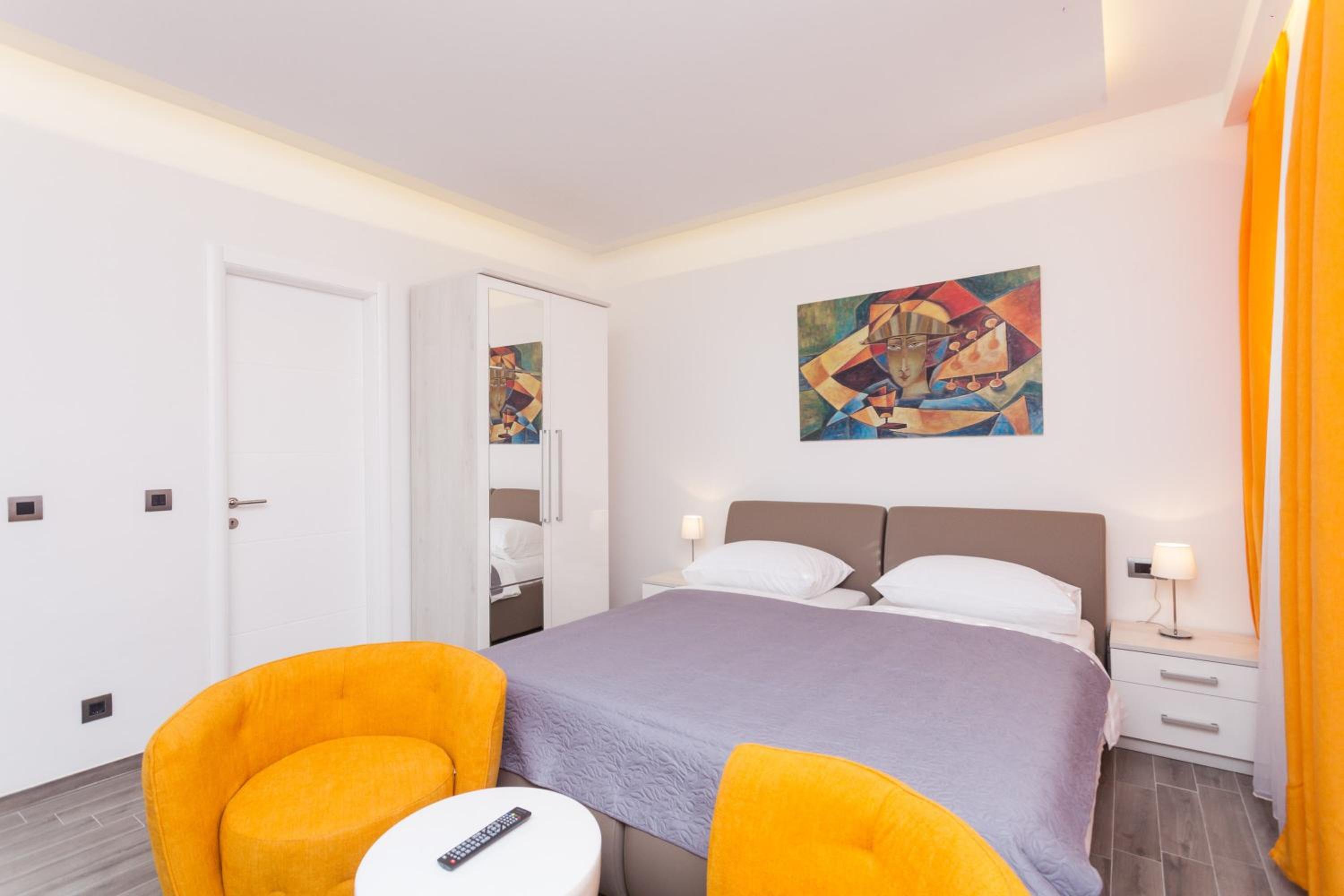 Studio Apartment photo 1