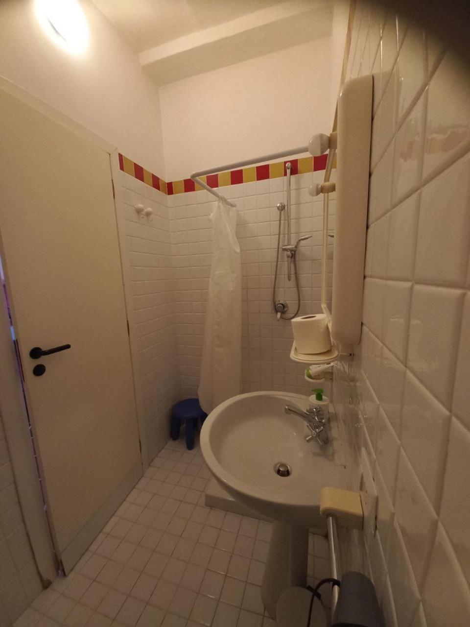 Double or Twin Room photo 3