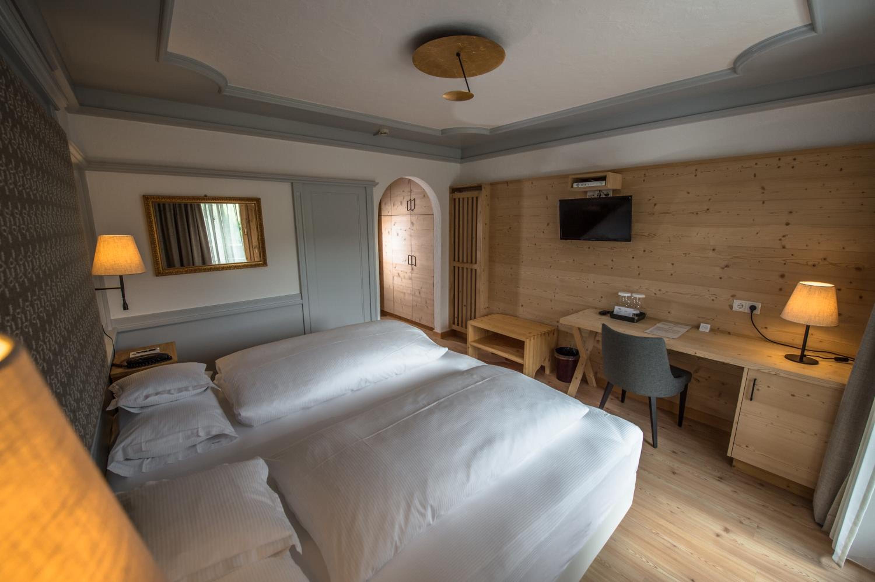 Standard Double or Twin Room - Photo 2