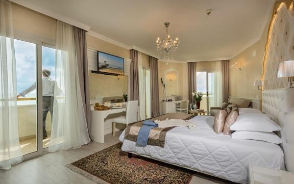 Junior Suite with Sea View photo 2