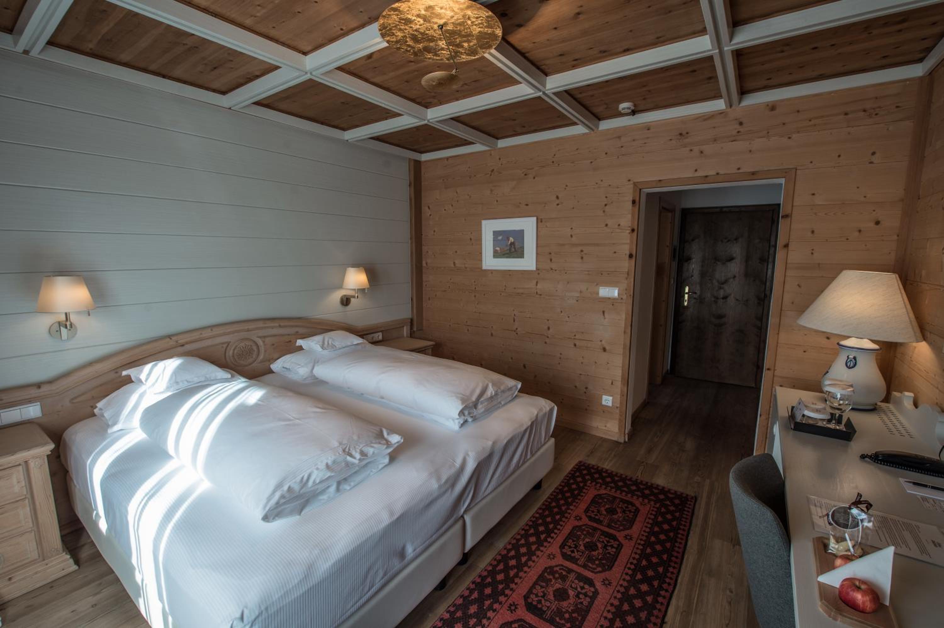 Standard Double or Twin Room - Photo 9