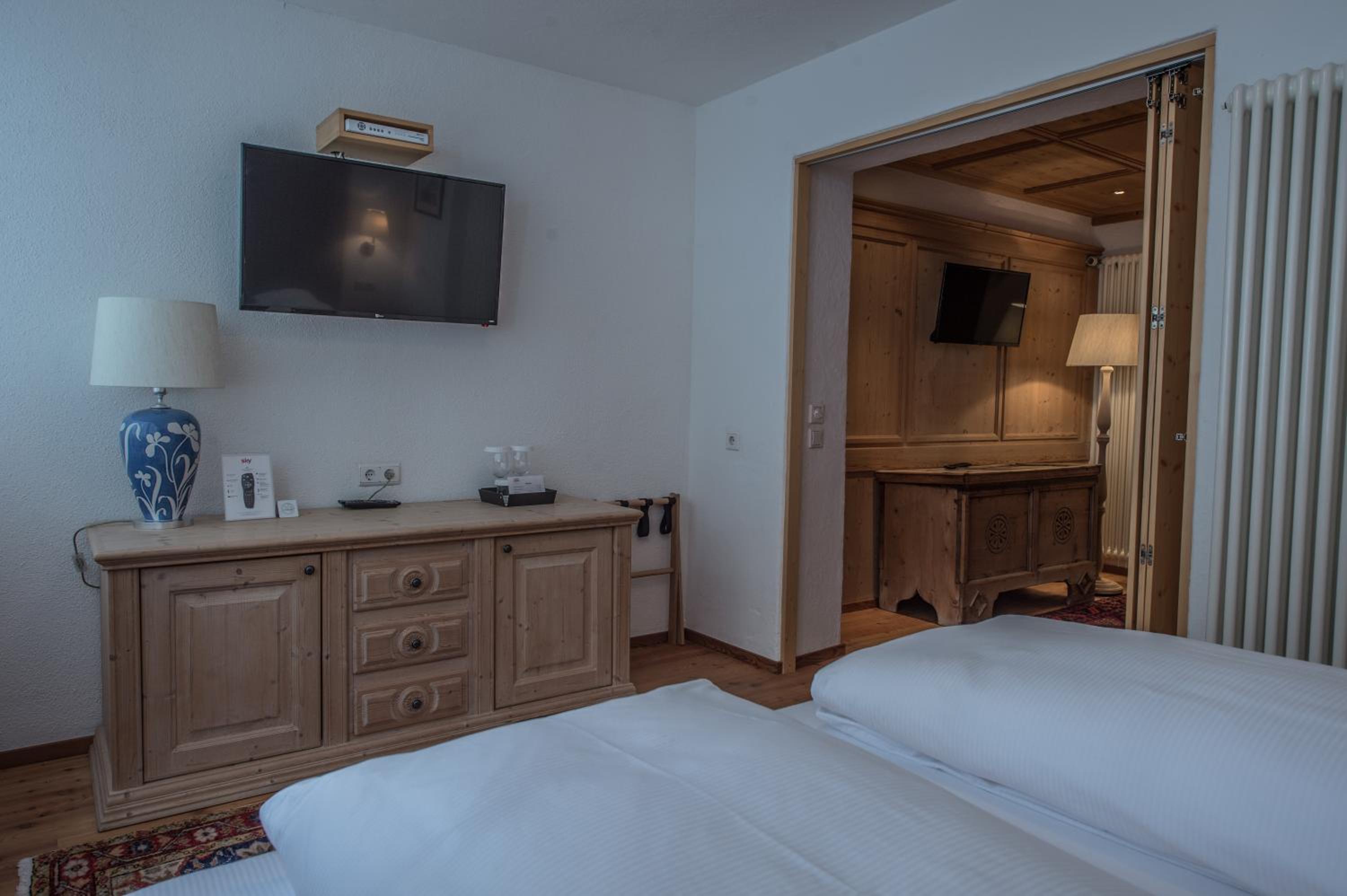 Superior Double or Twin Room - Photo 3