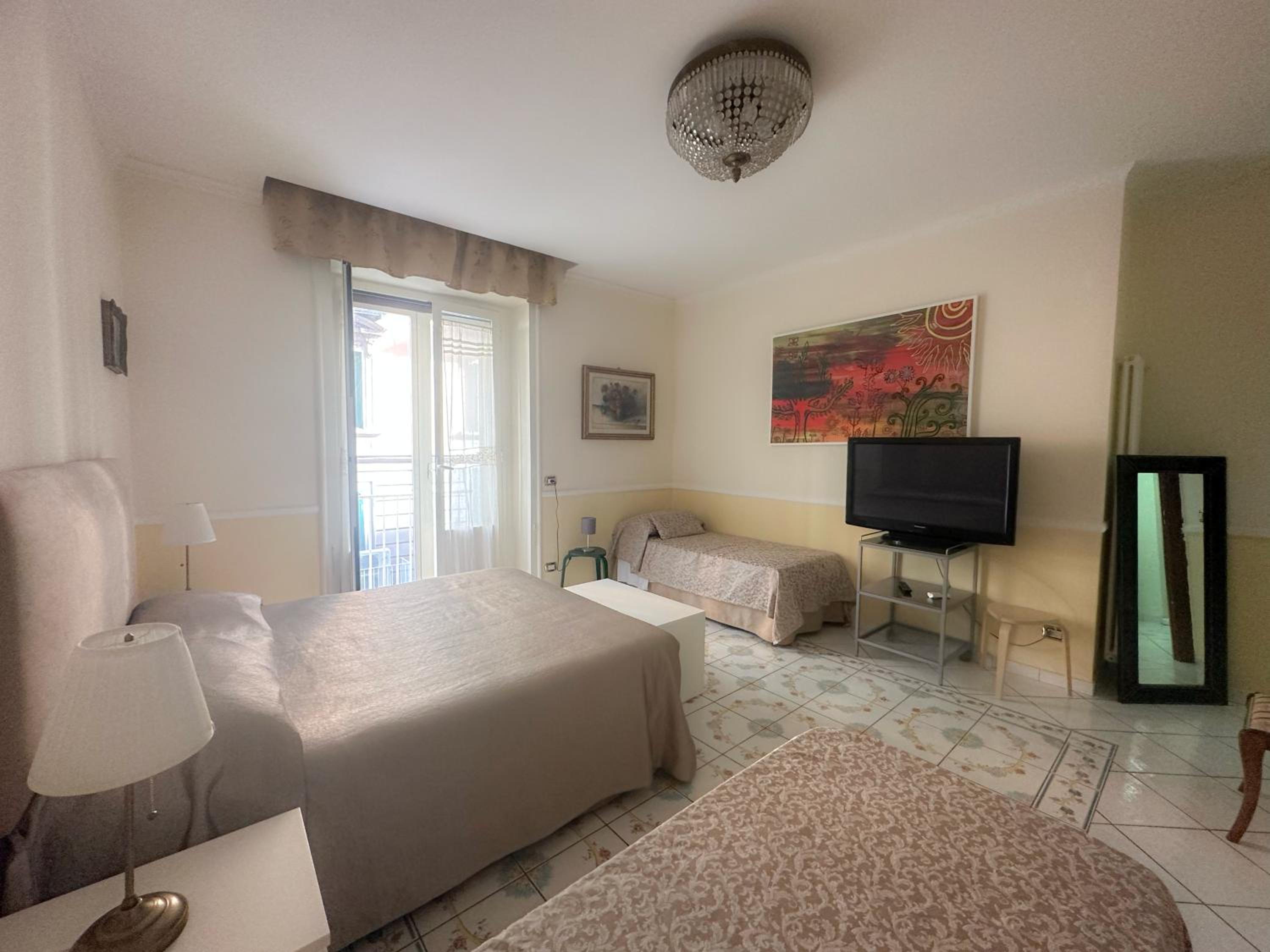 Deluxe Apartment