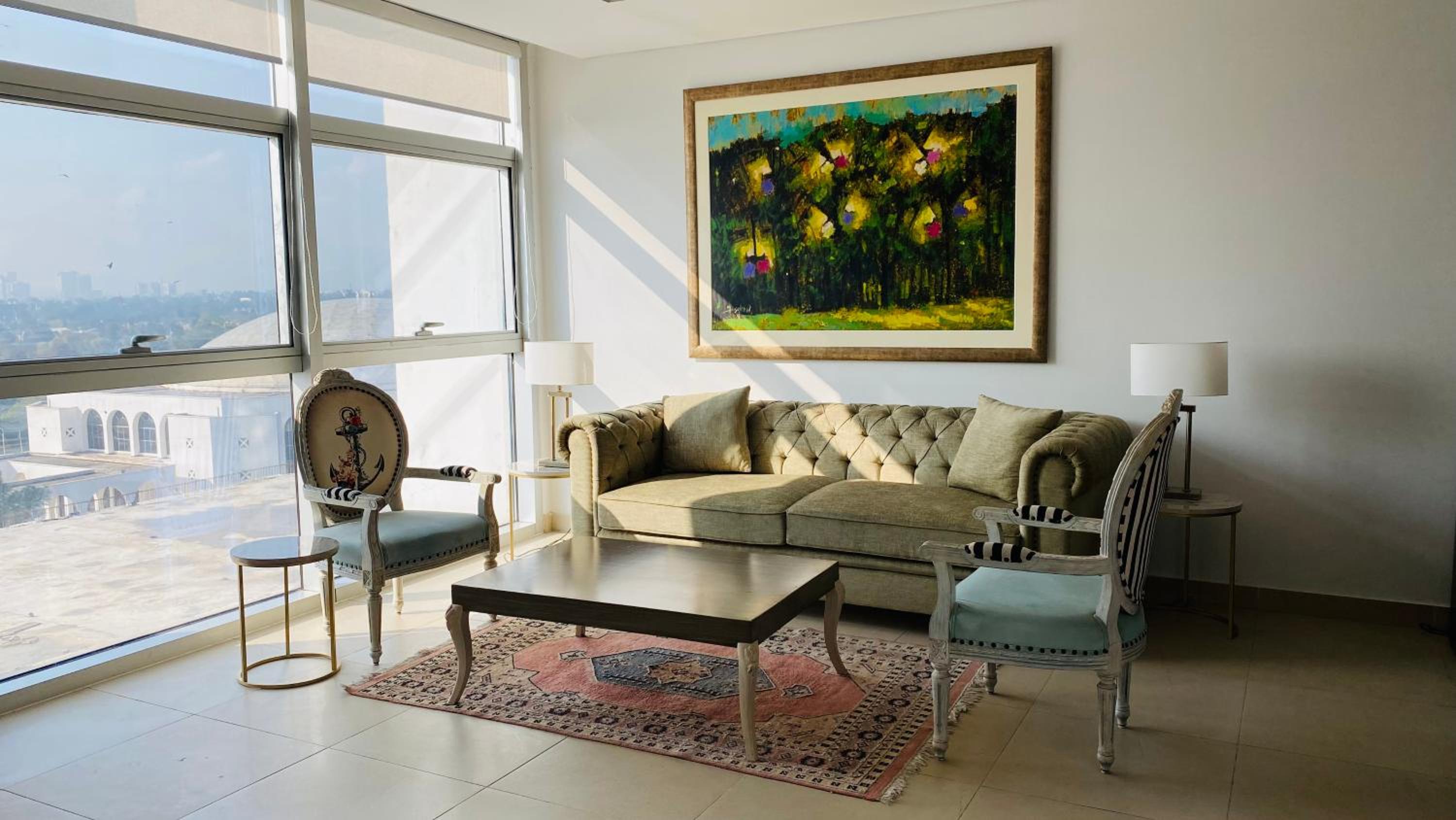 Apartment With Mountain View
