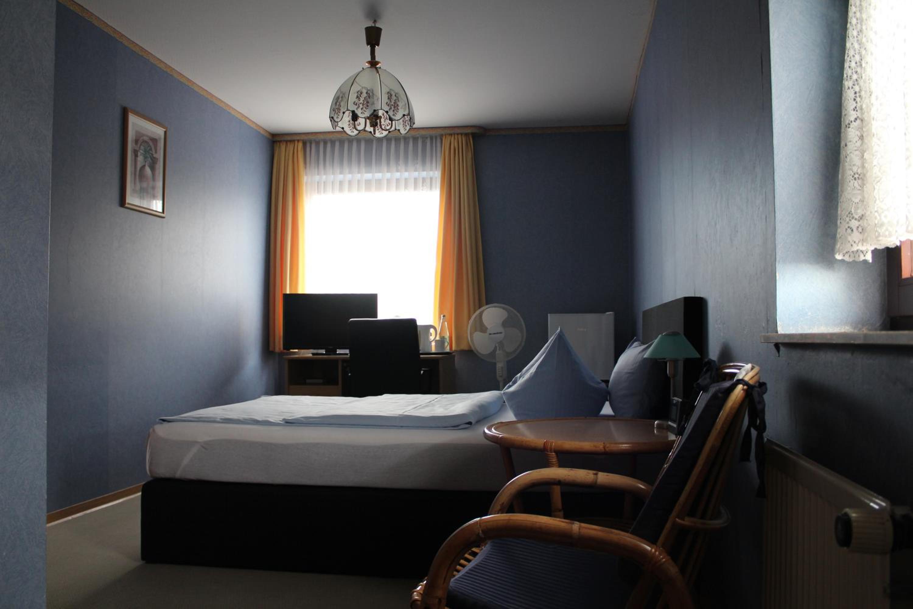Single Room with Private Bathroom photo 2