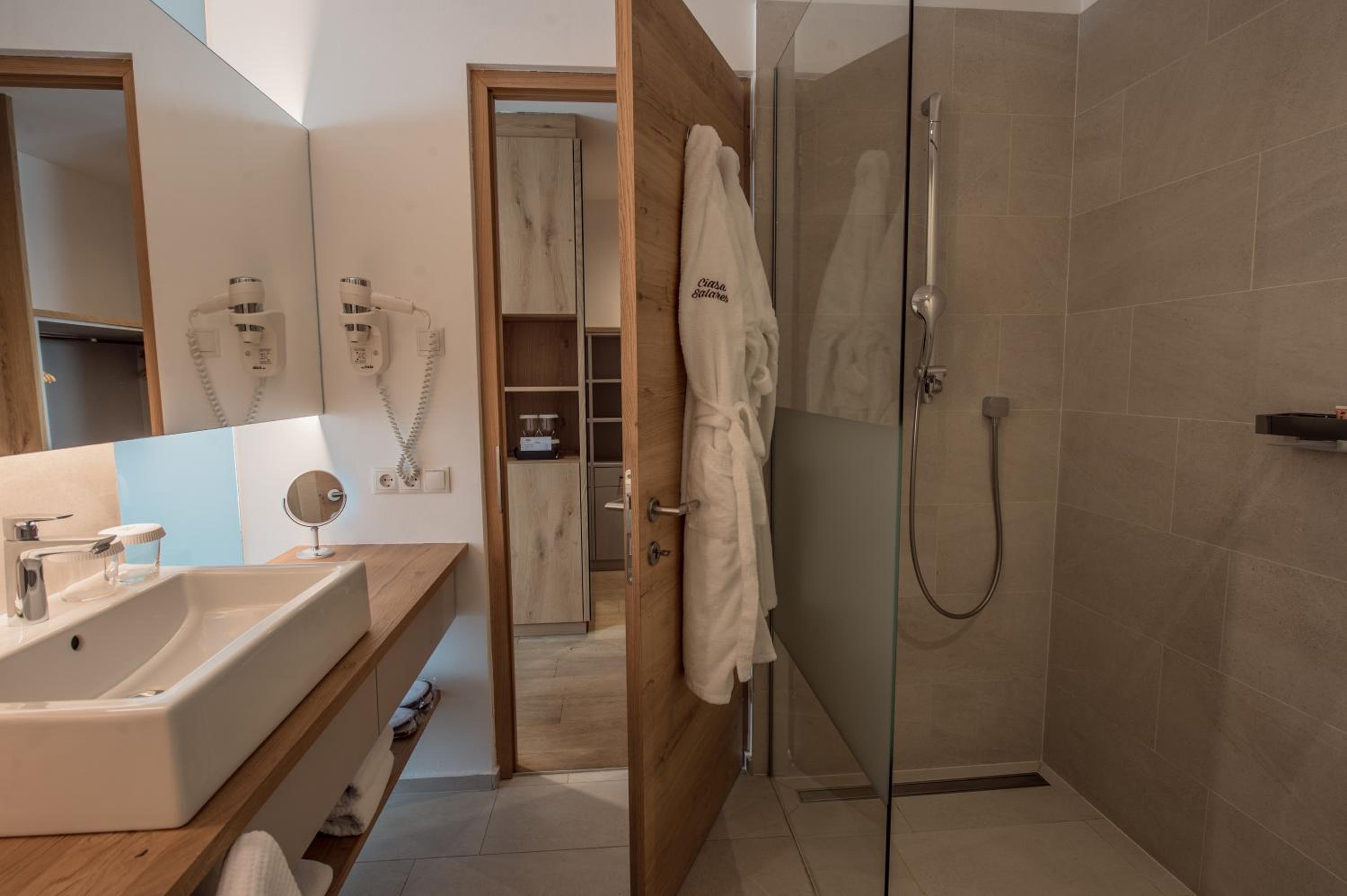 Suite - Photo 4