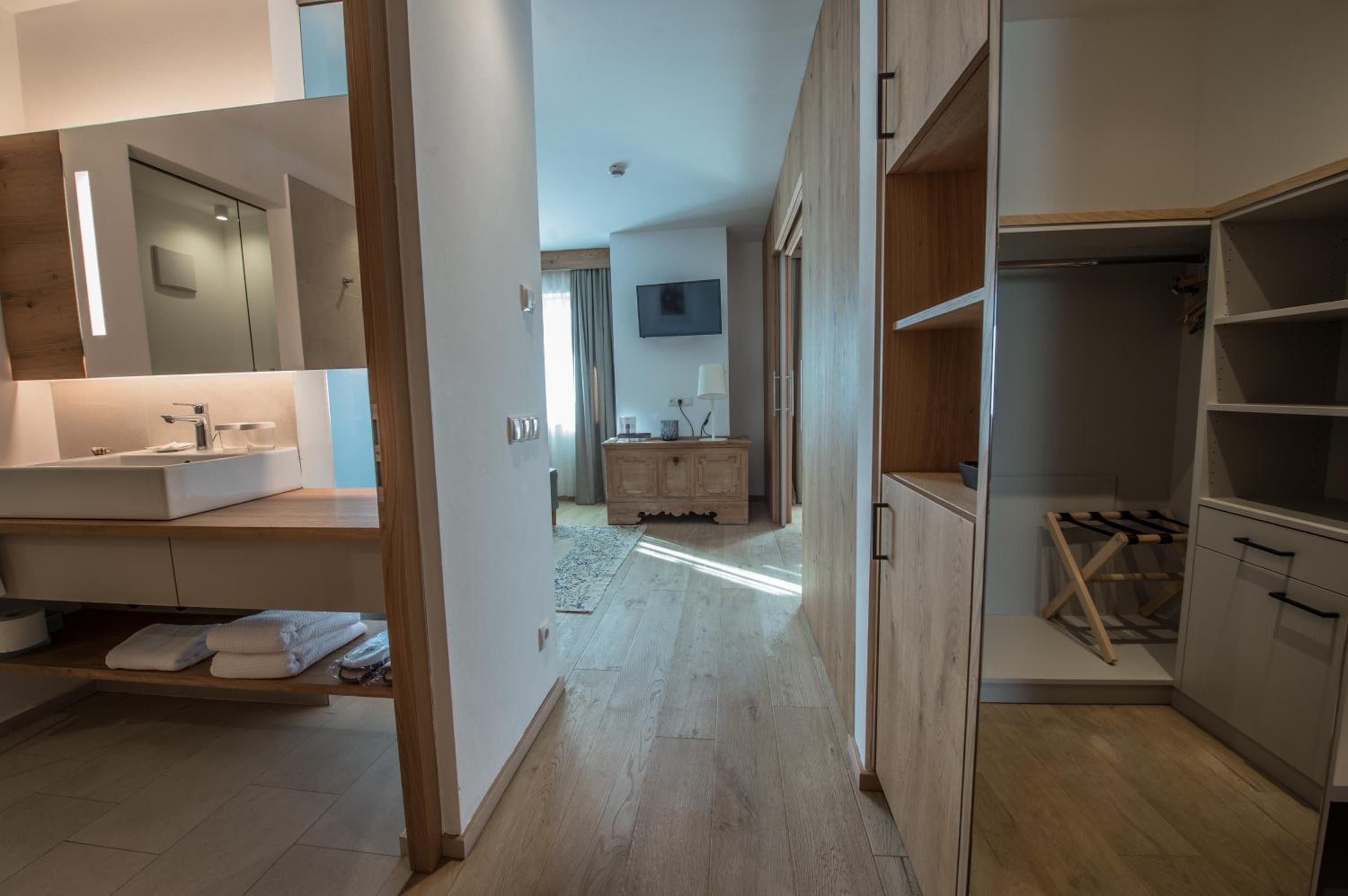 Suite - Photo 6