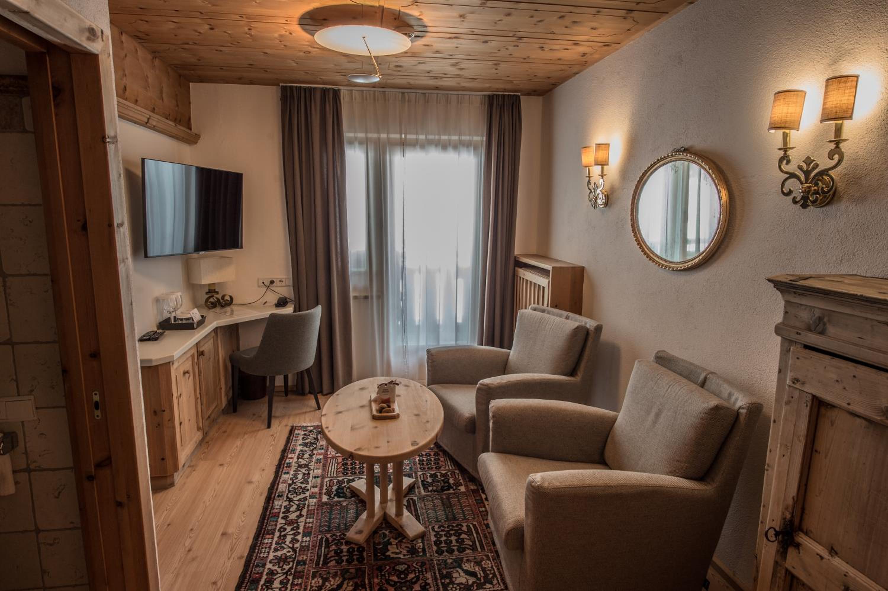 Suite - Photo 8