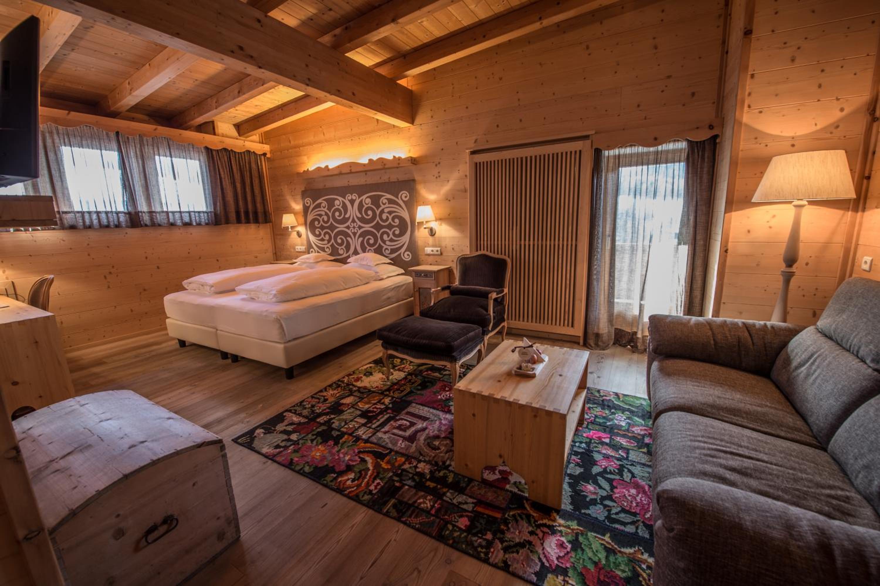 Suite - Photo 10