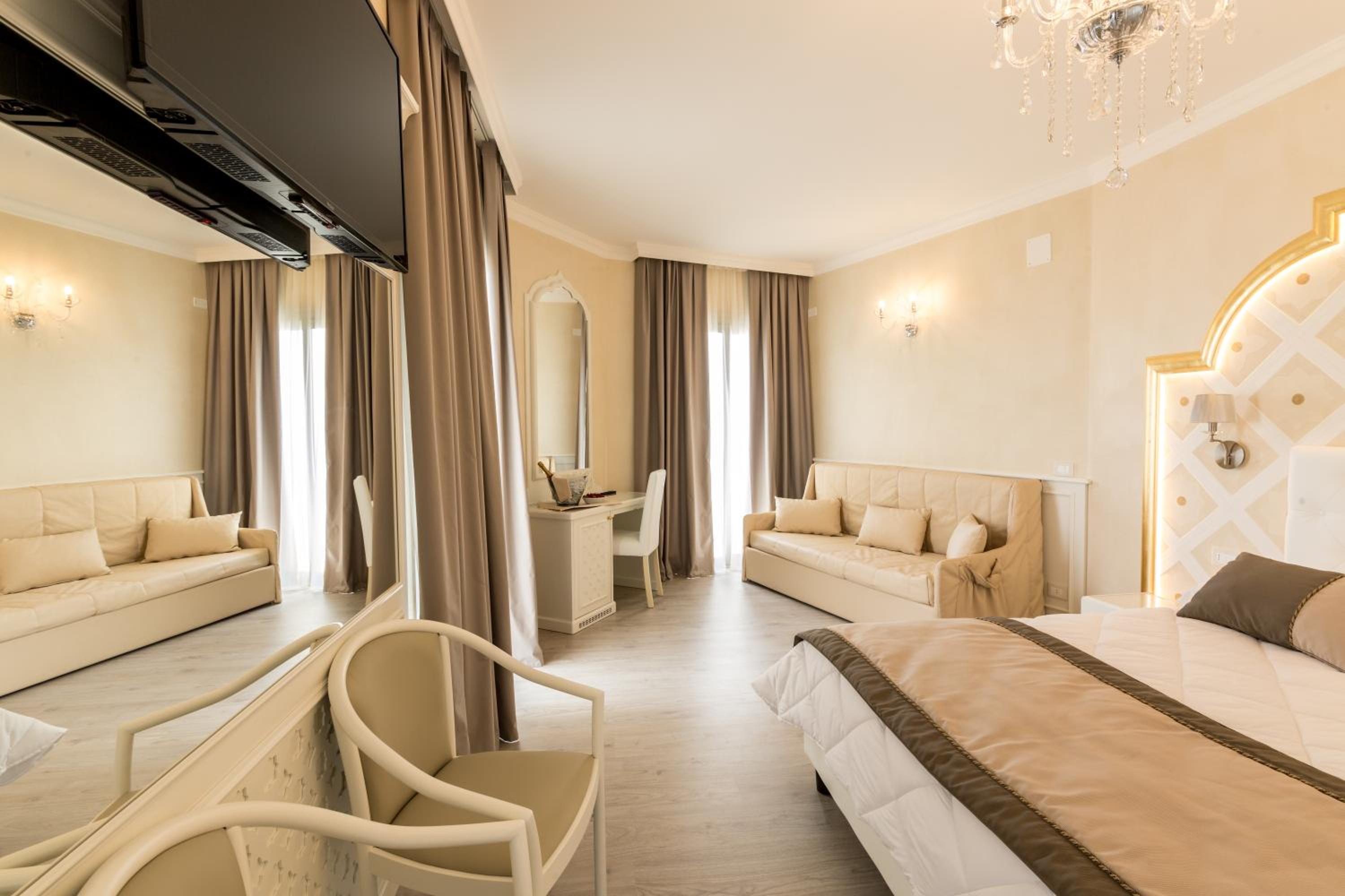 Junior Suite with Sea View photo 1