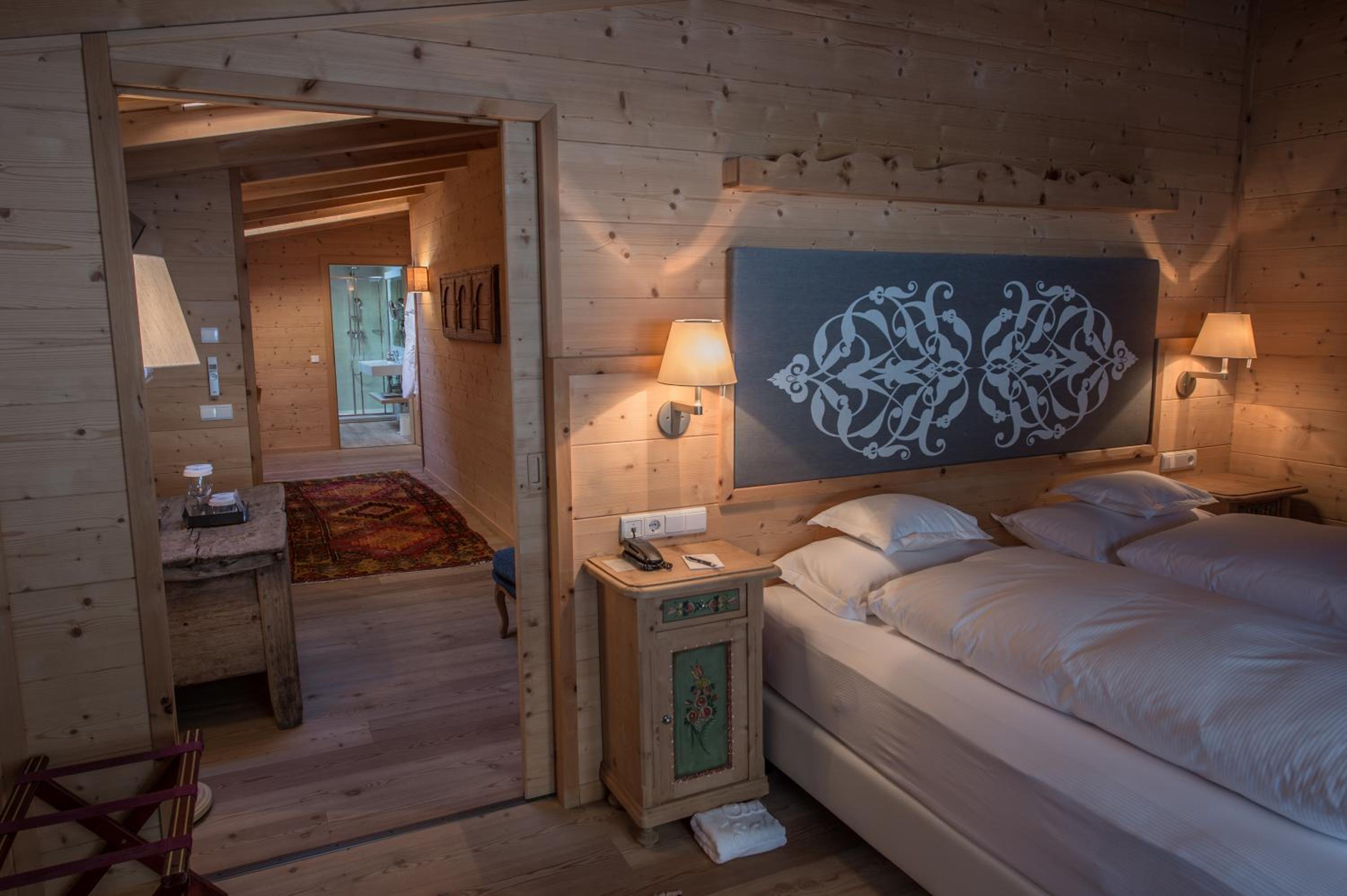 Luxury Suite - Photo 5