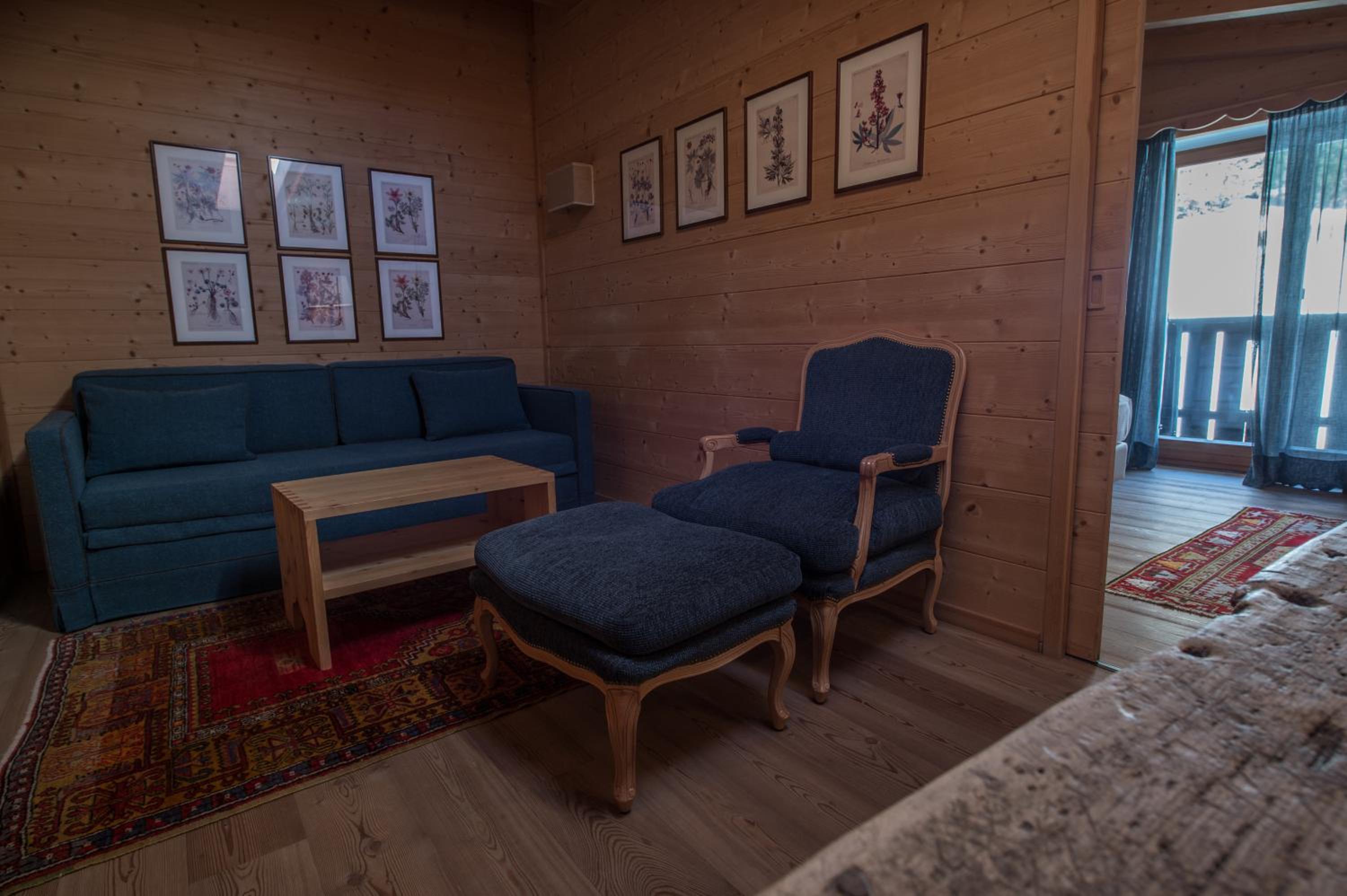 Luxury Suite - Photo 8