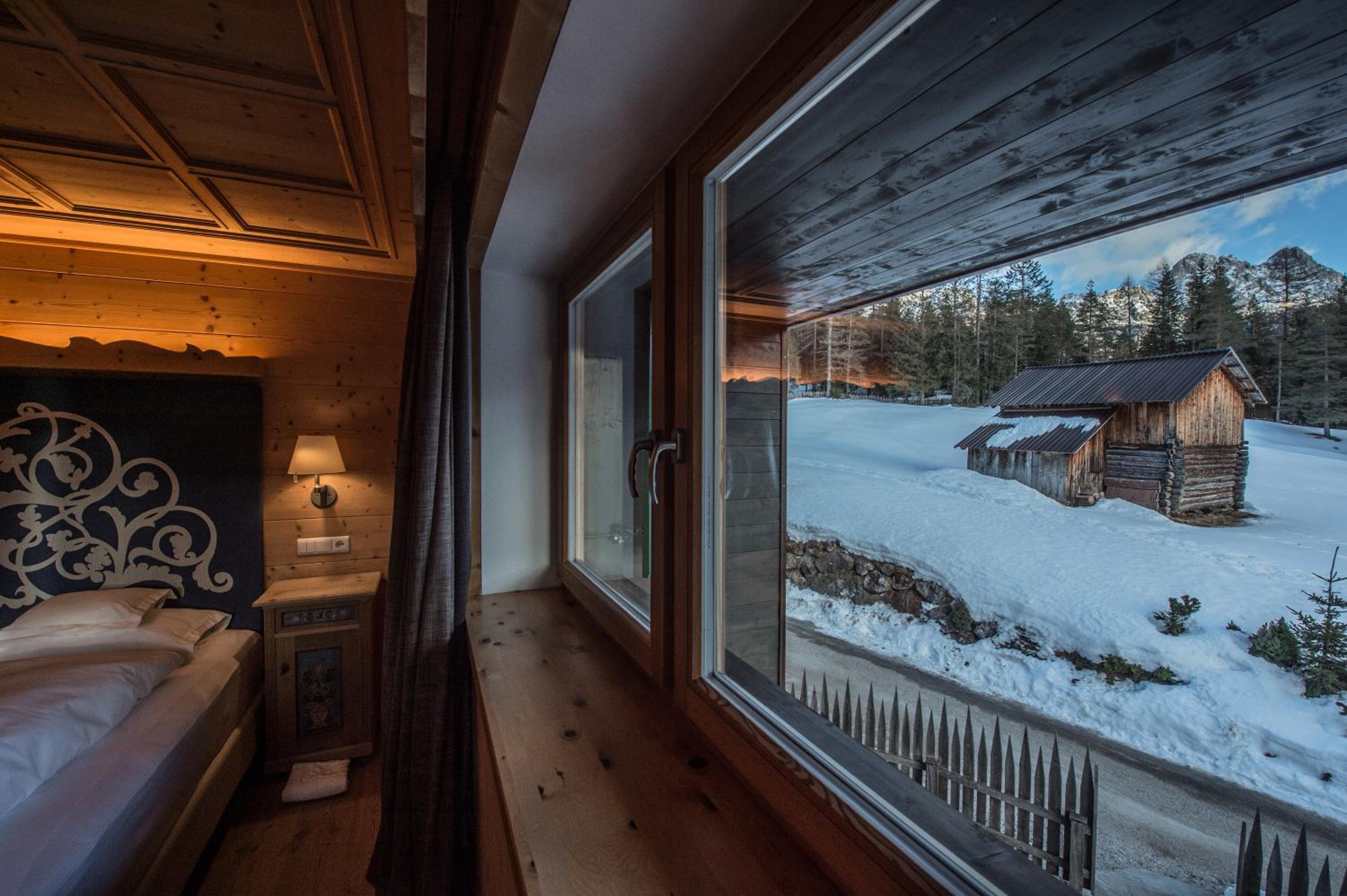Luxury Suite - Photo 18