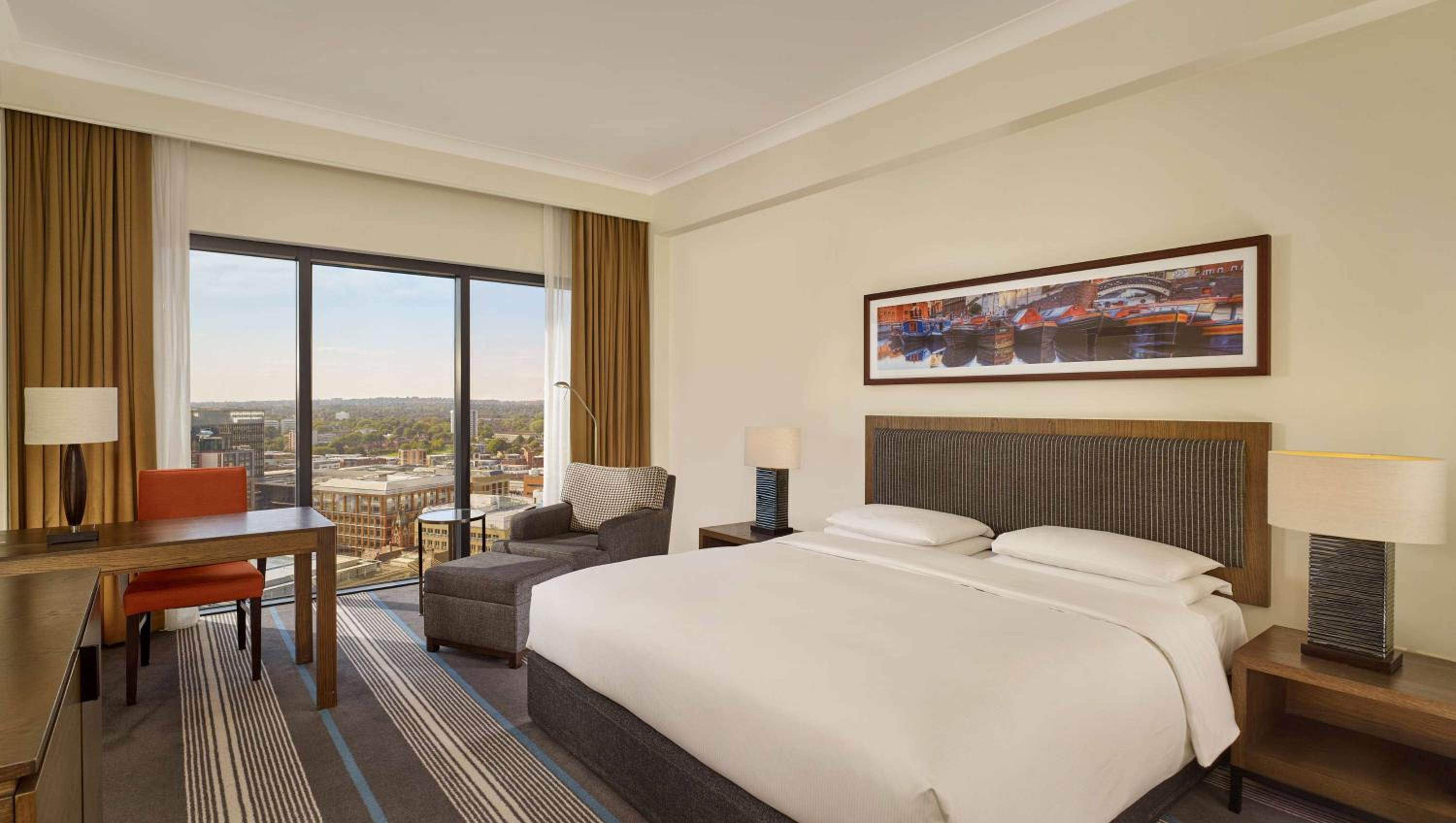 King Room with Canal View - High Floor - Photo 1