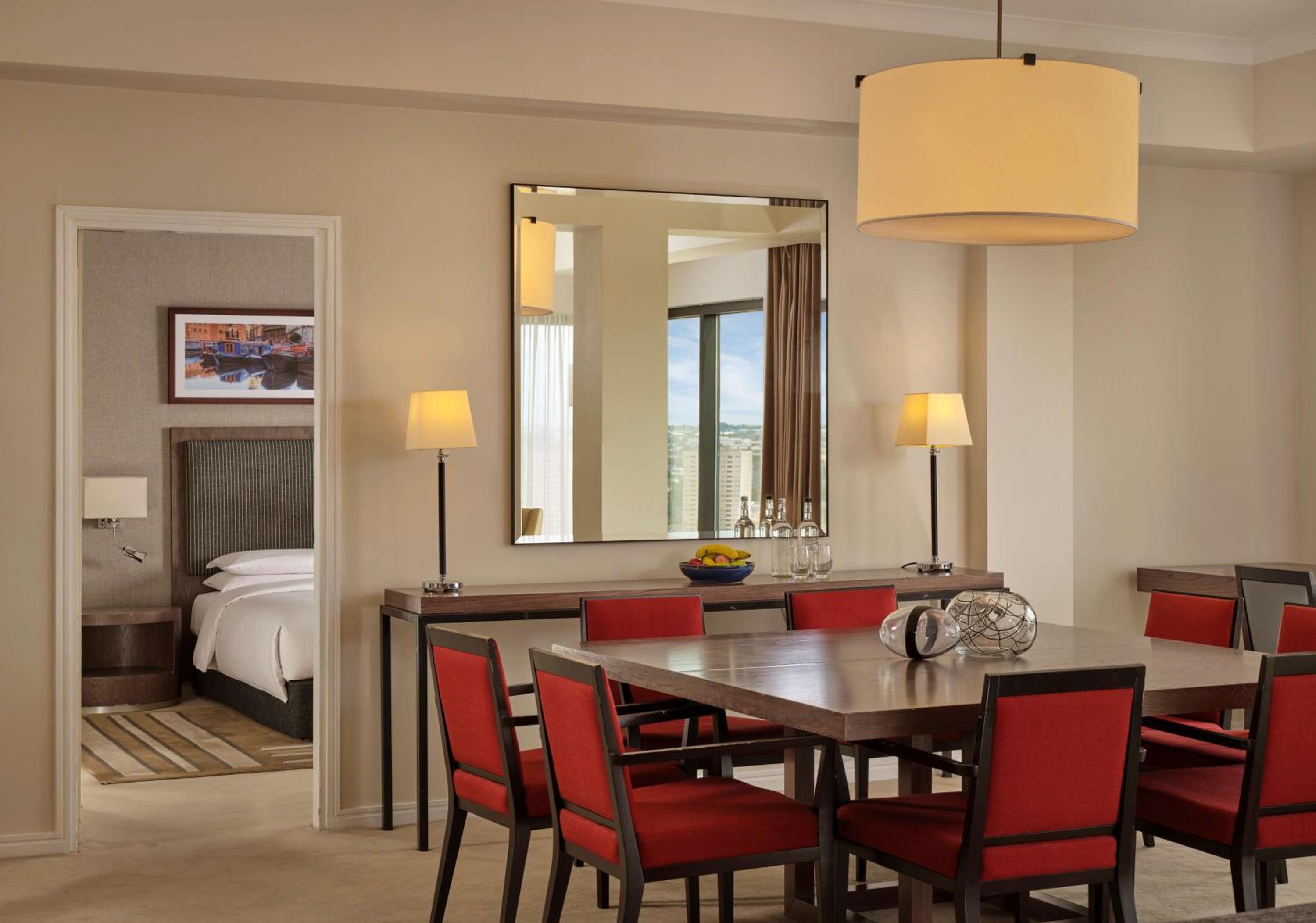 Executive Suite - Photo 1