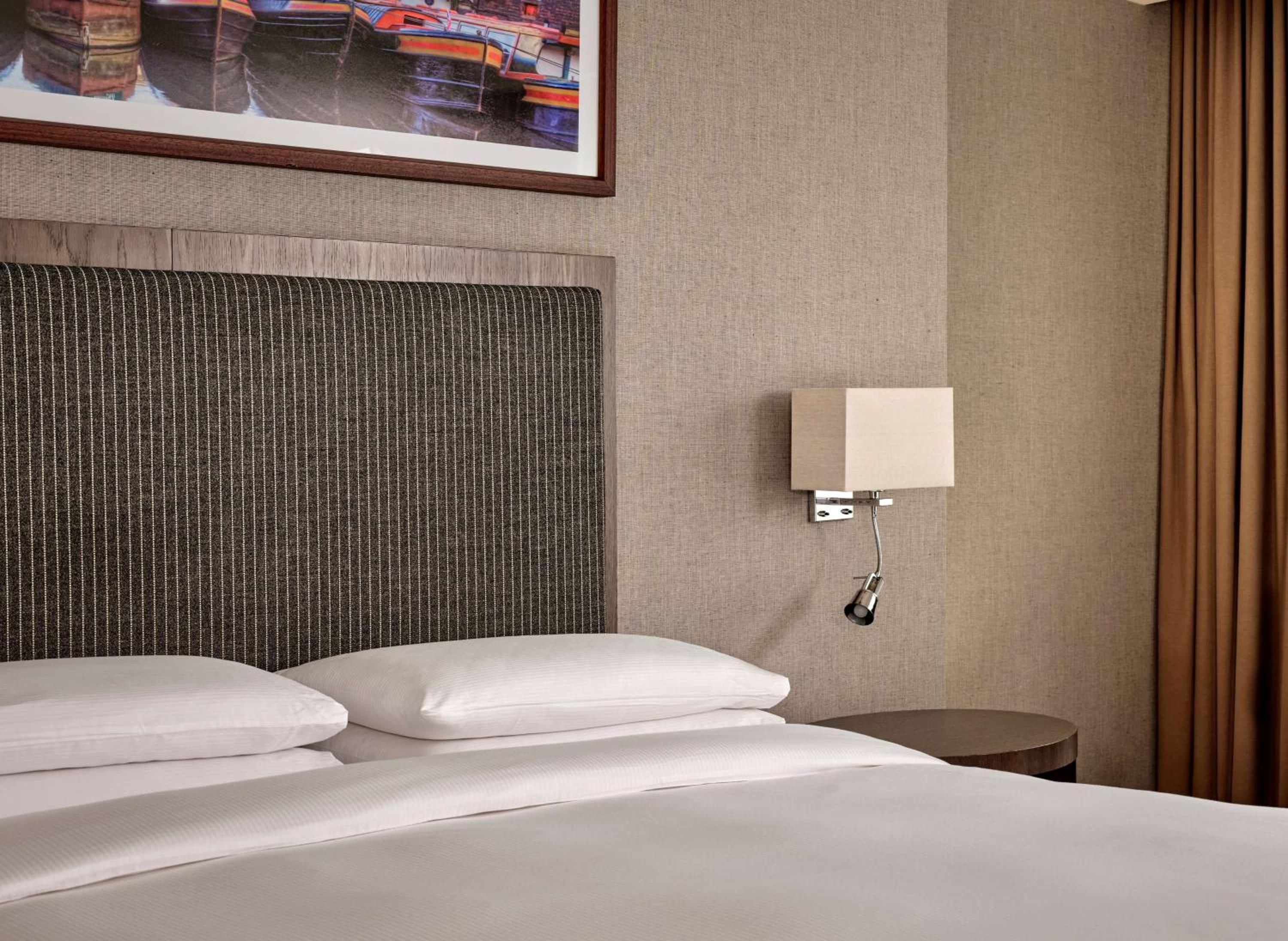 Executive Suite - Photo 2