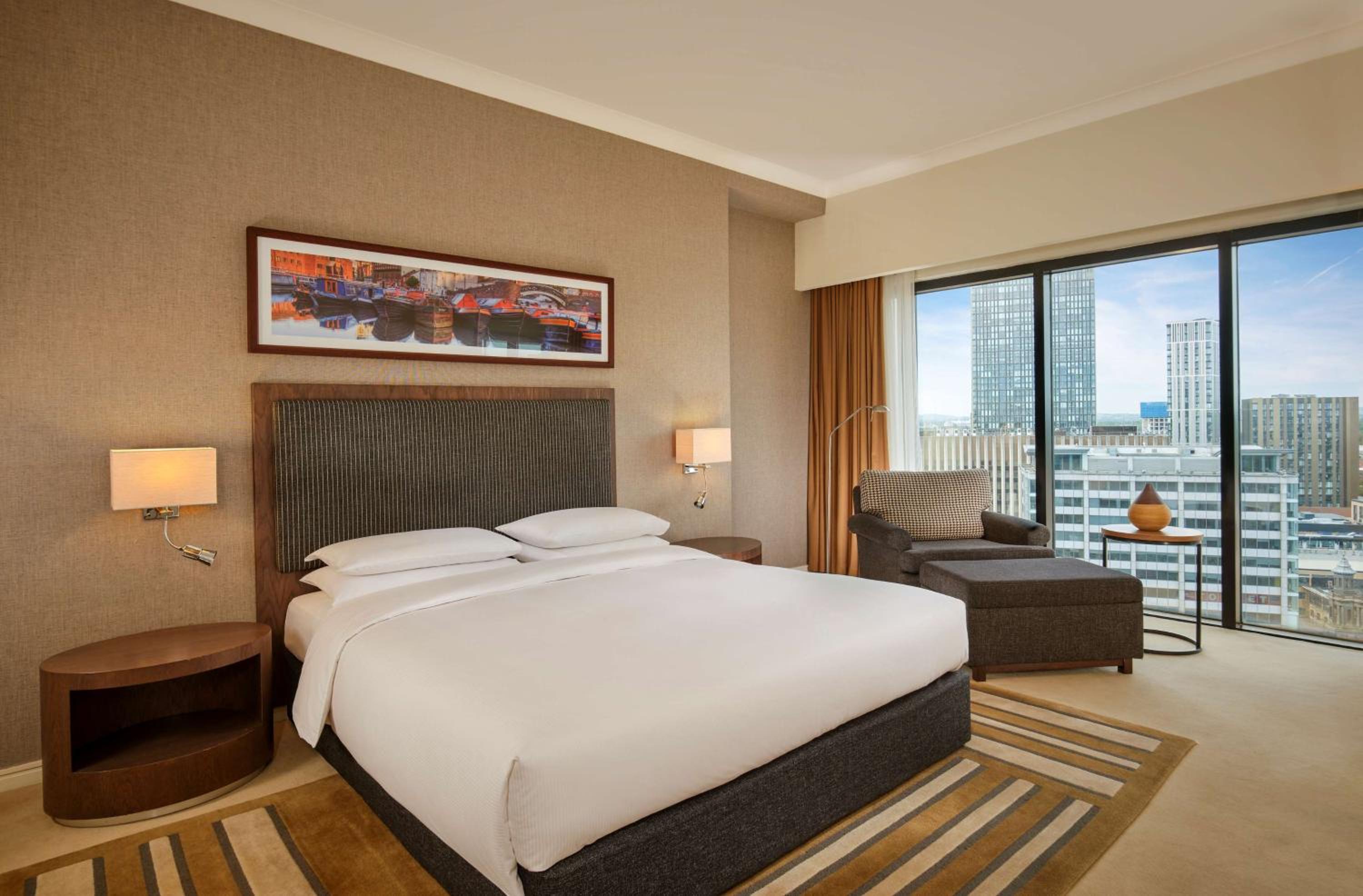 Executive Suite - Photo 3
