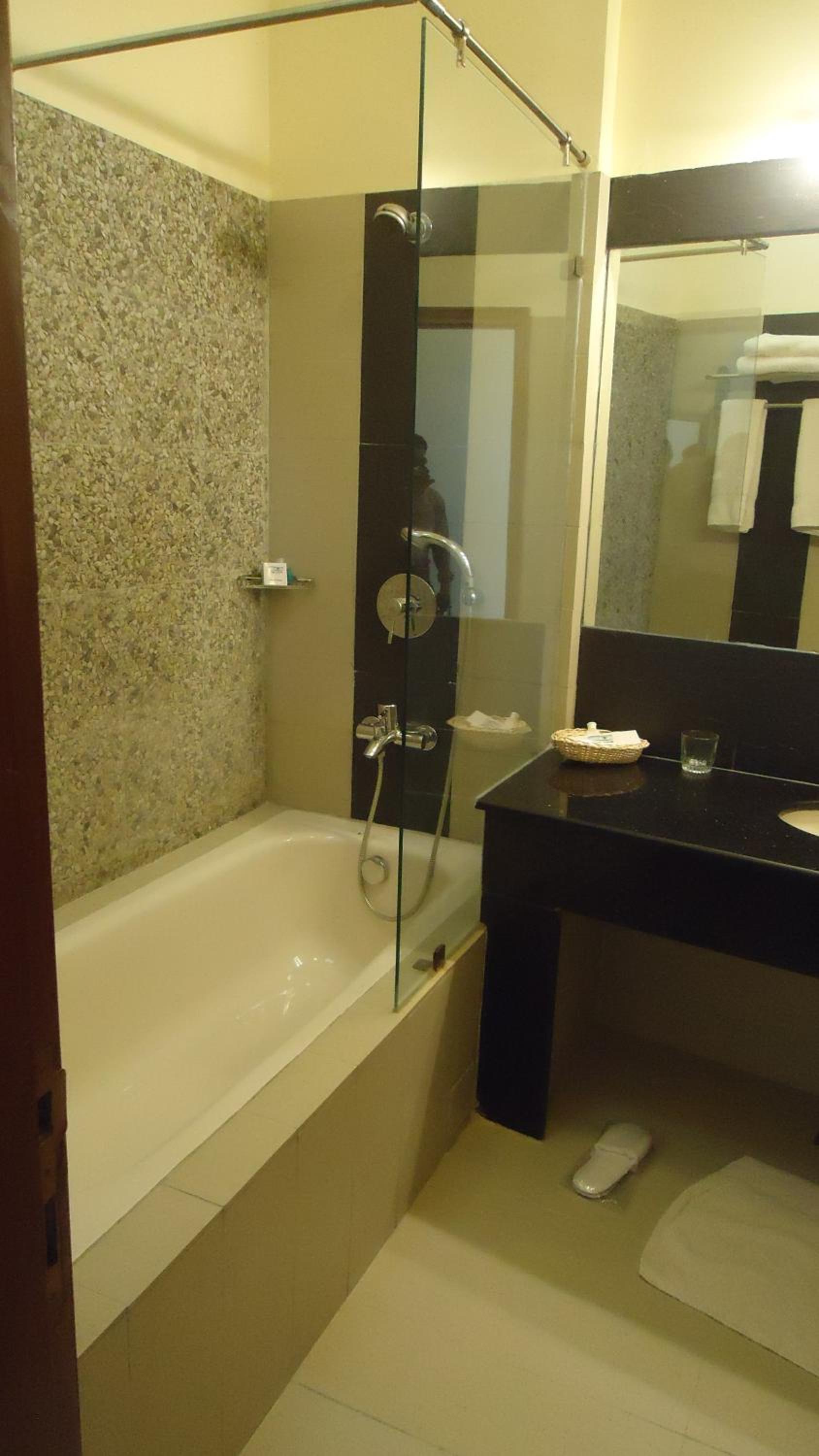 Suite - Photo 7