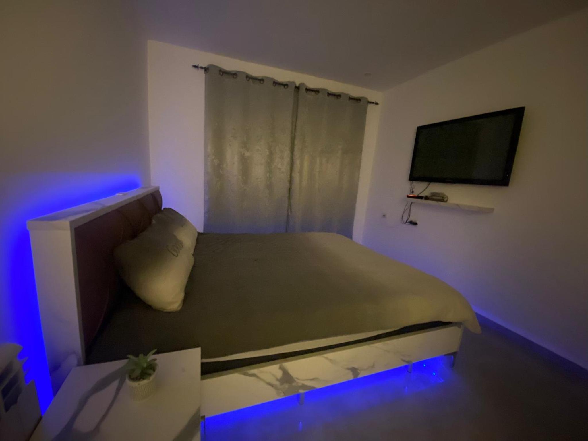 Two-Bedroom House - Photo 39