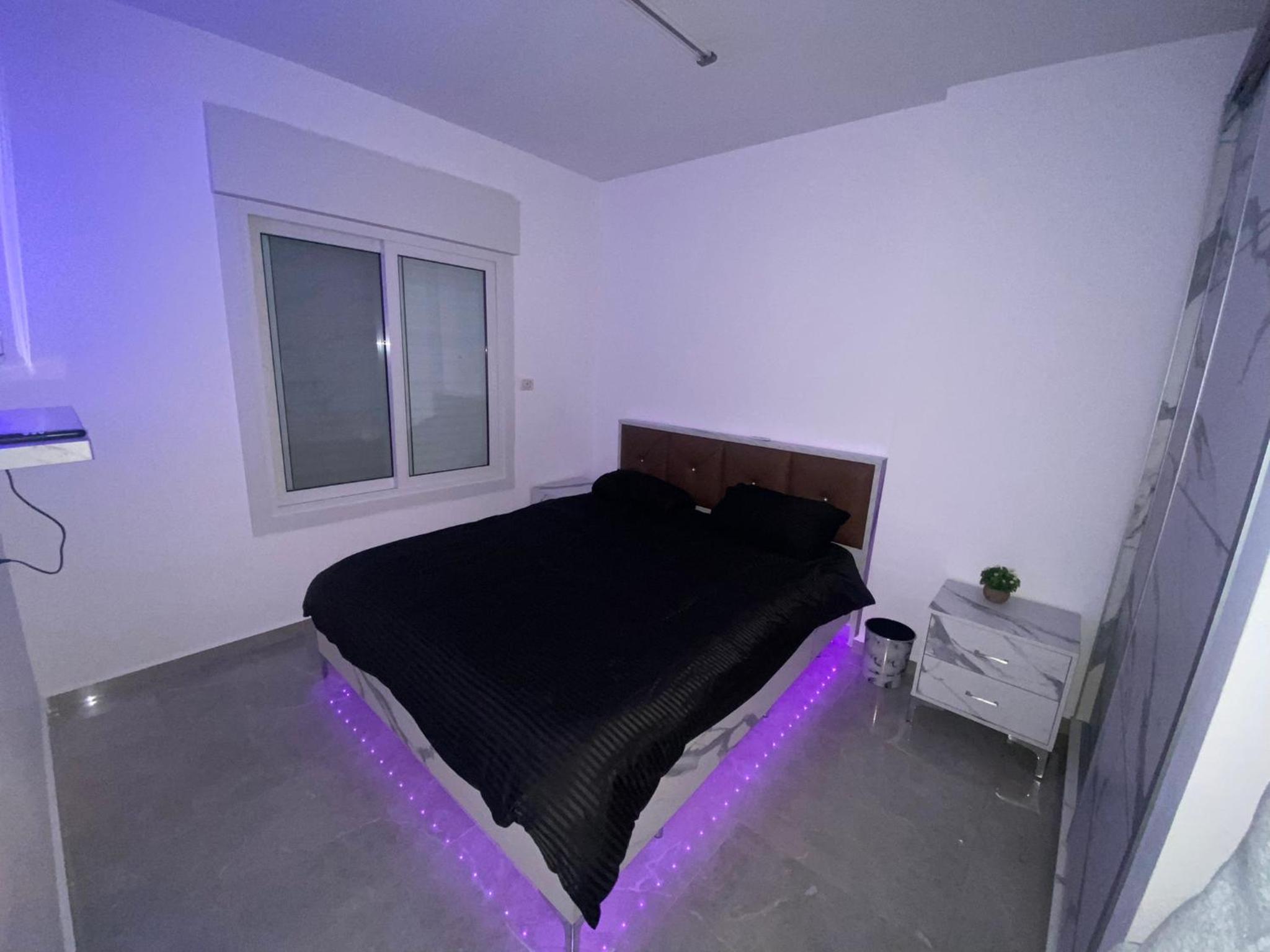 Two-Bedroom House - Photo 19