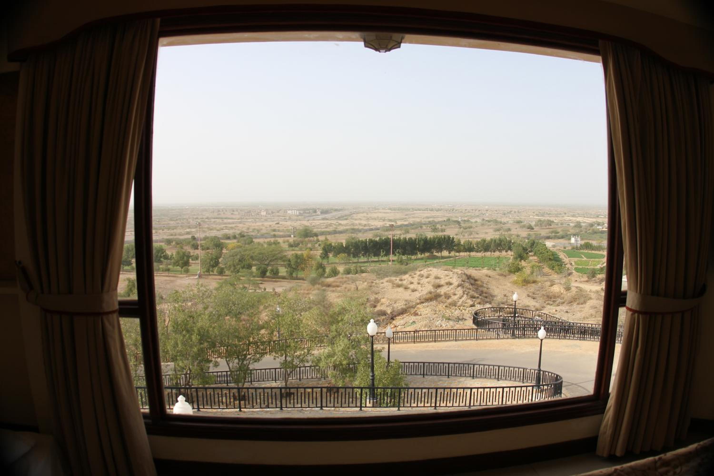 Suite - Photo 5