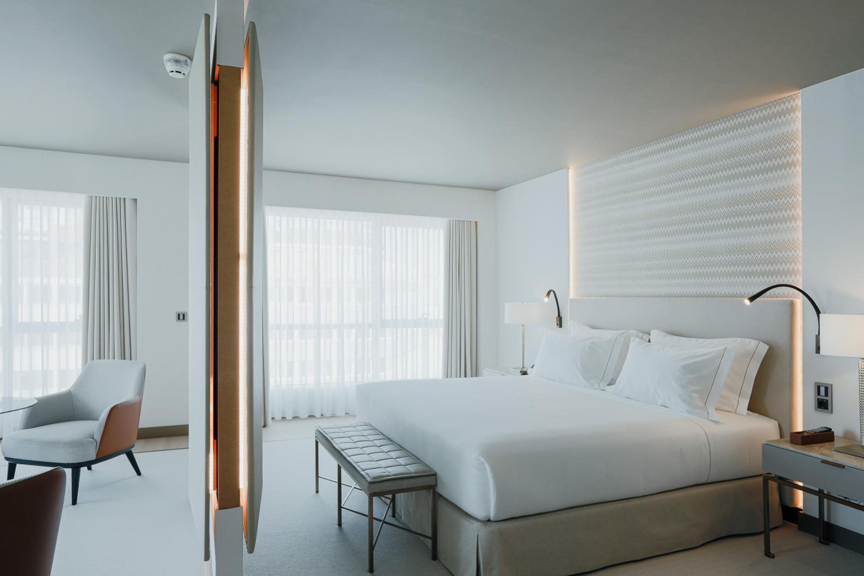 Premium Suite - Photo 3
