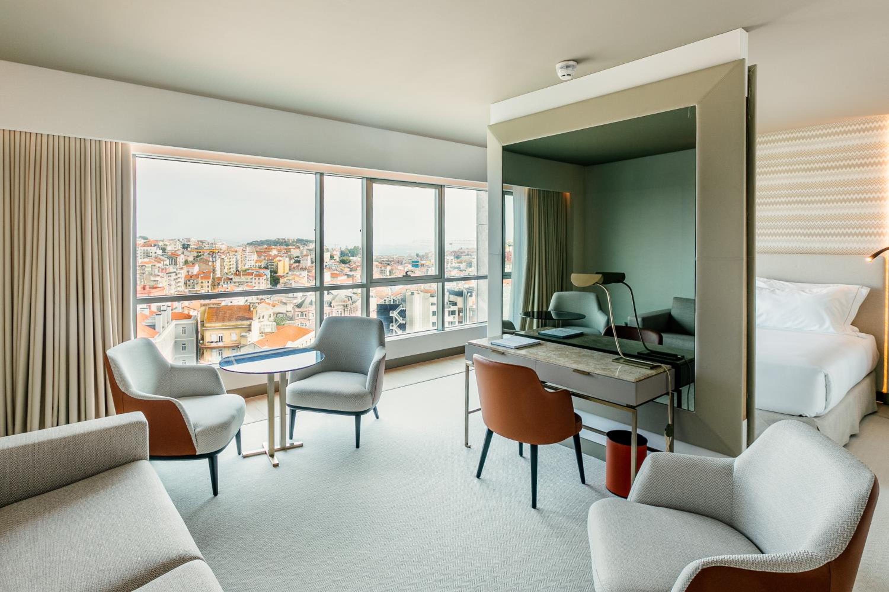 Premium Suite - Photo 5