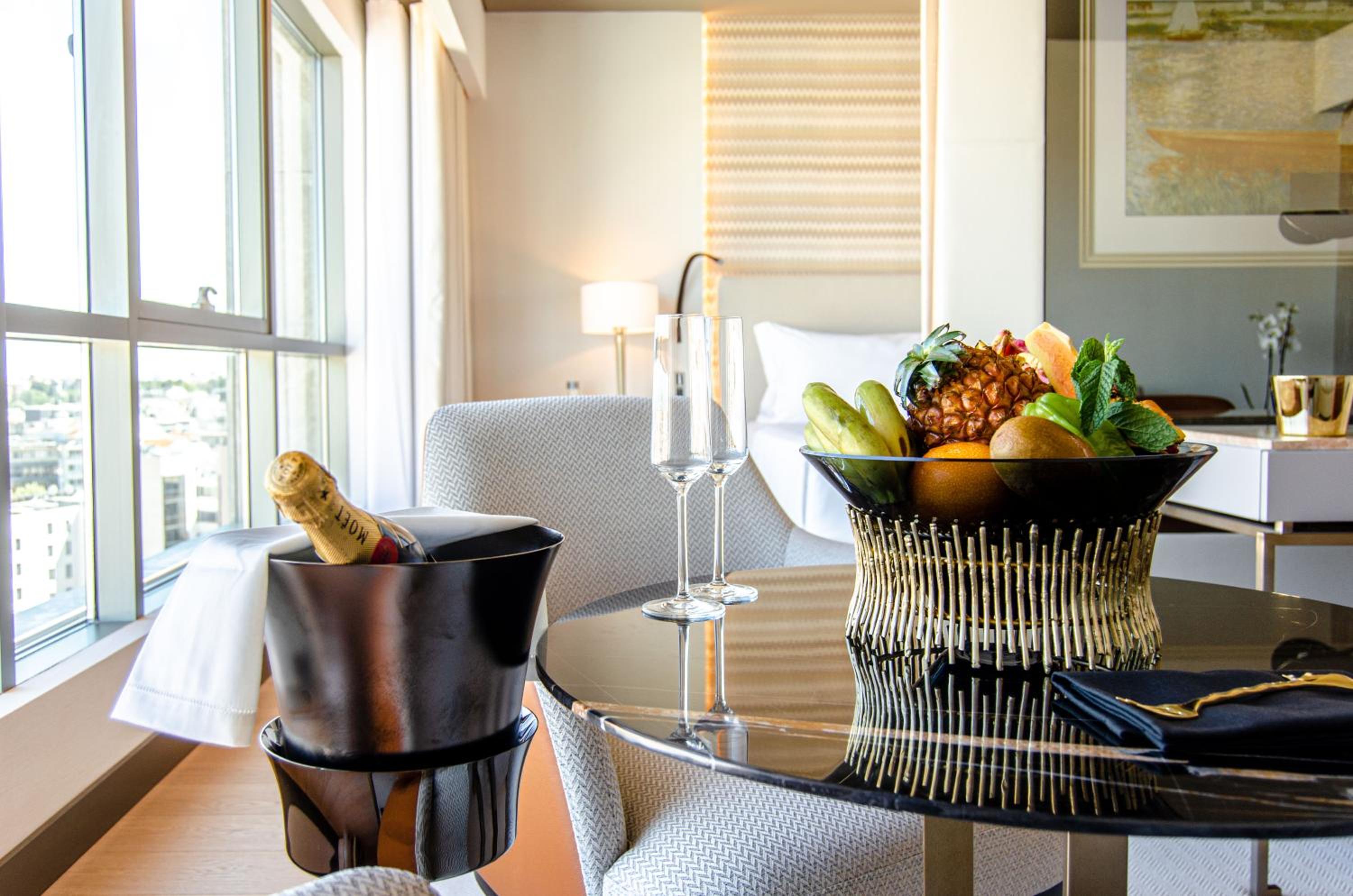 Premium Suite - Photo 6
