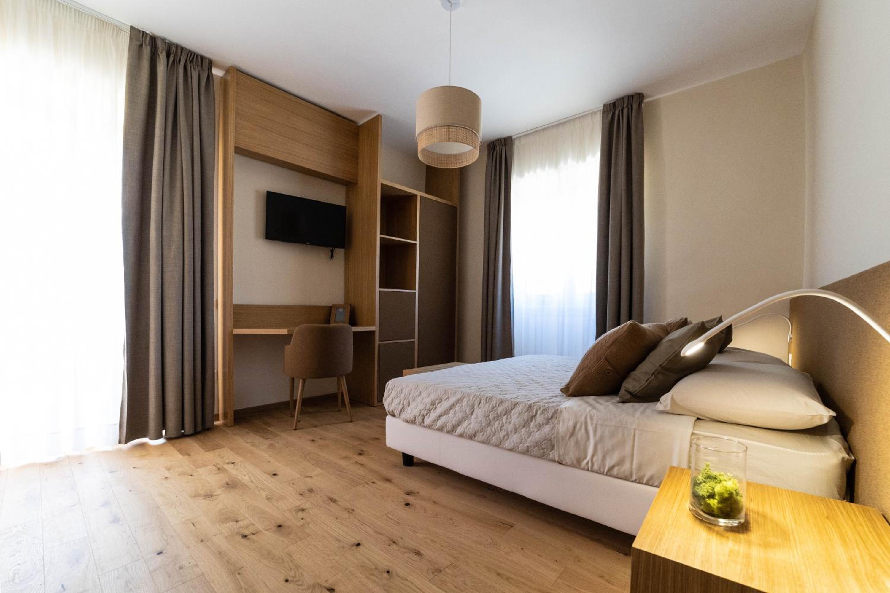 Double Room with Private Bathroom - Photo 1