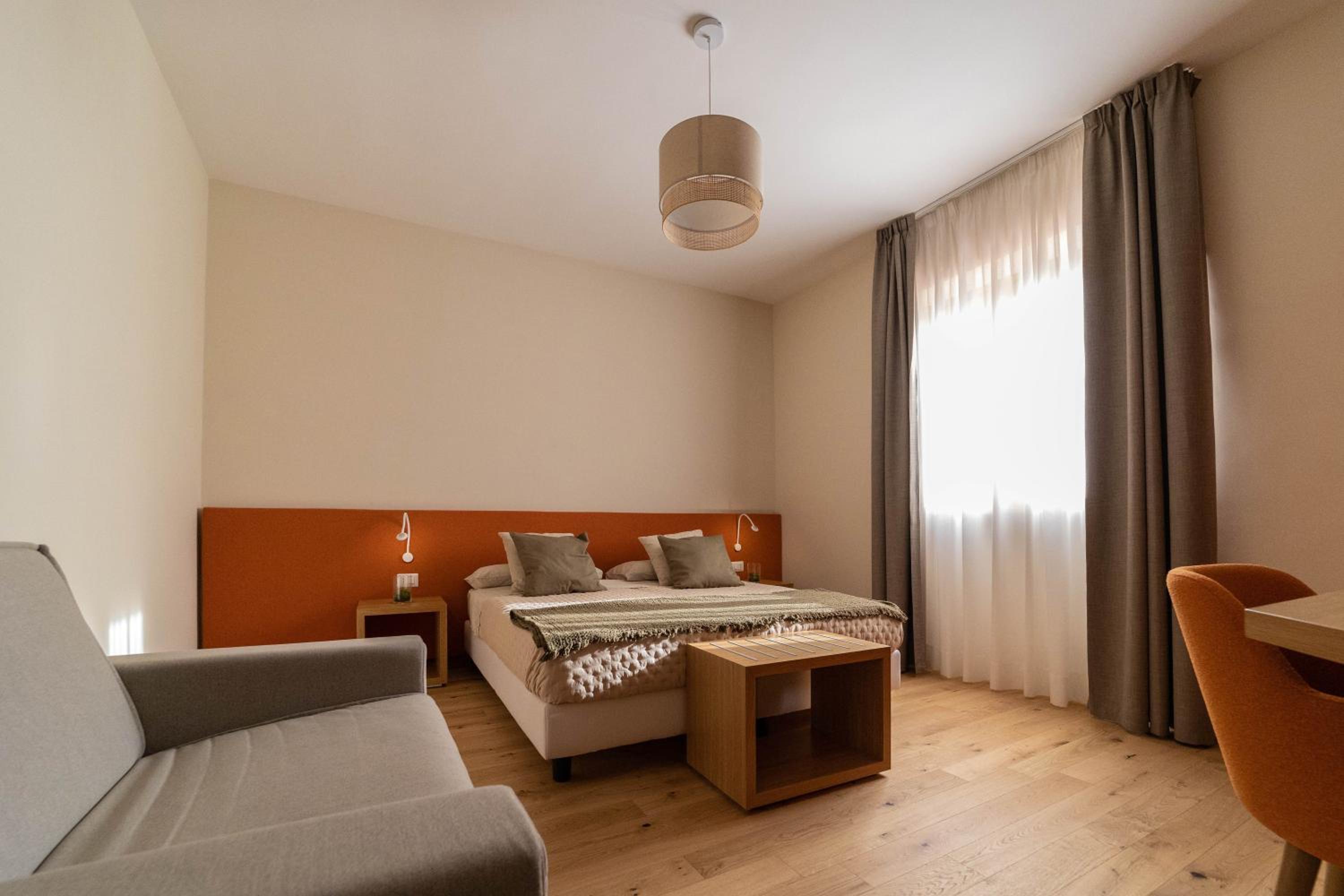 Deluxe Triple Room - Photo 1
