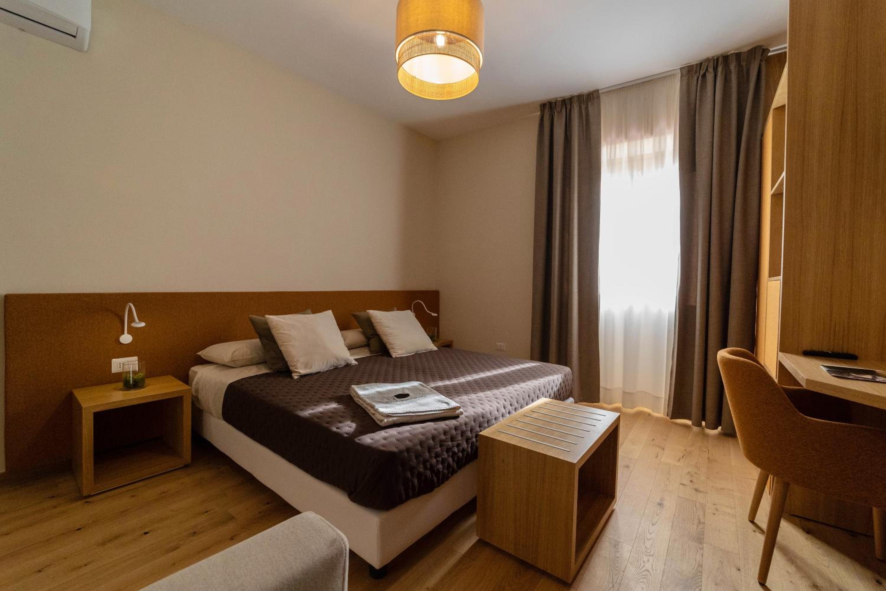 Deluxe Triple Room - Photo 5