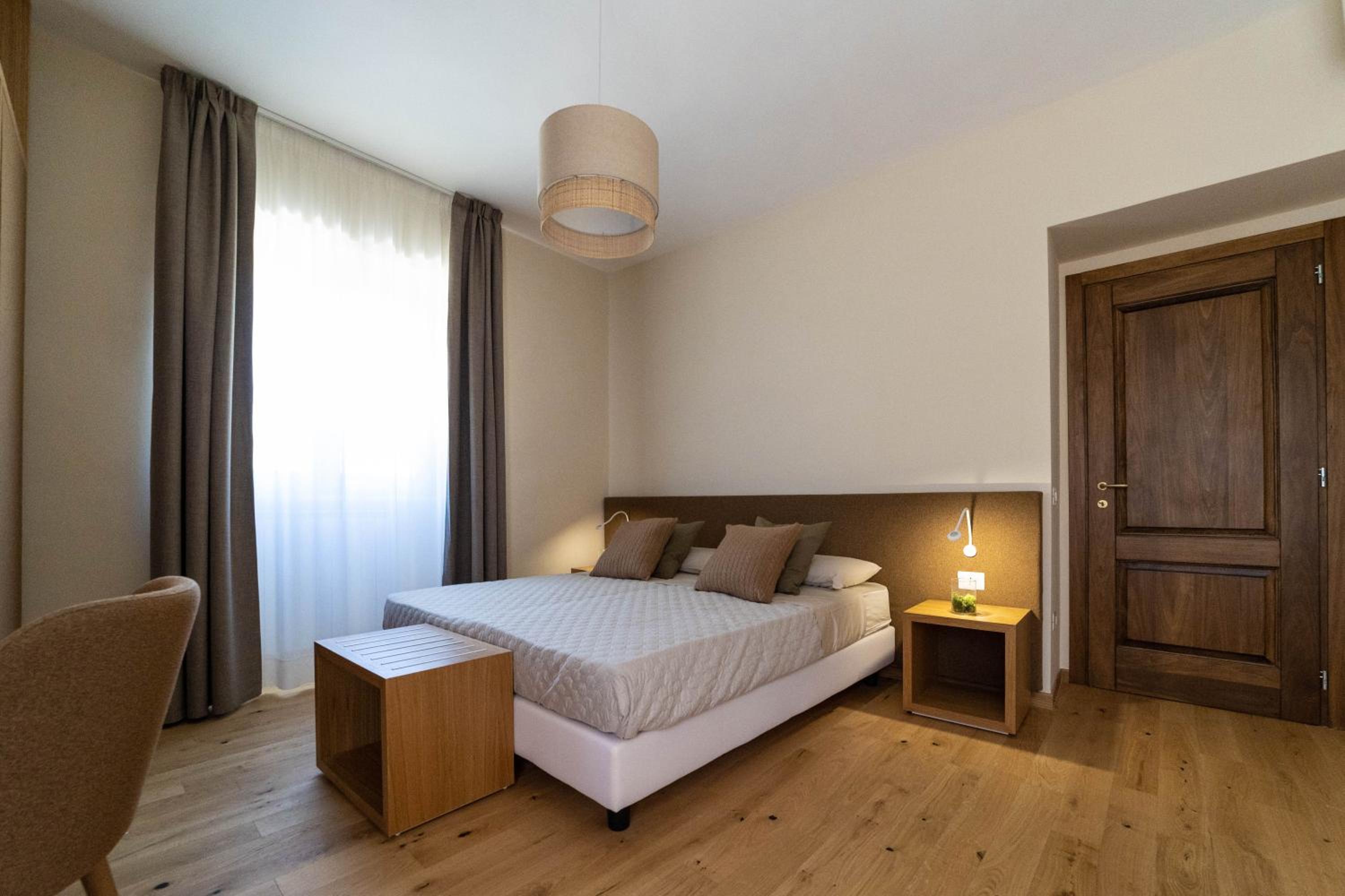 Double Room with Private Bathroom - Photo 11