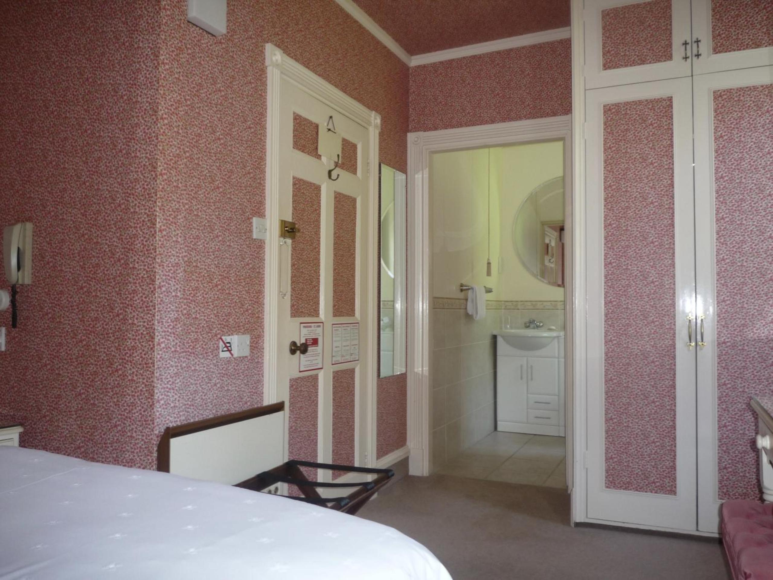 Standard Double Room photo 3