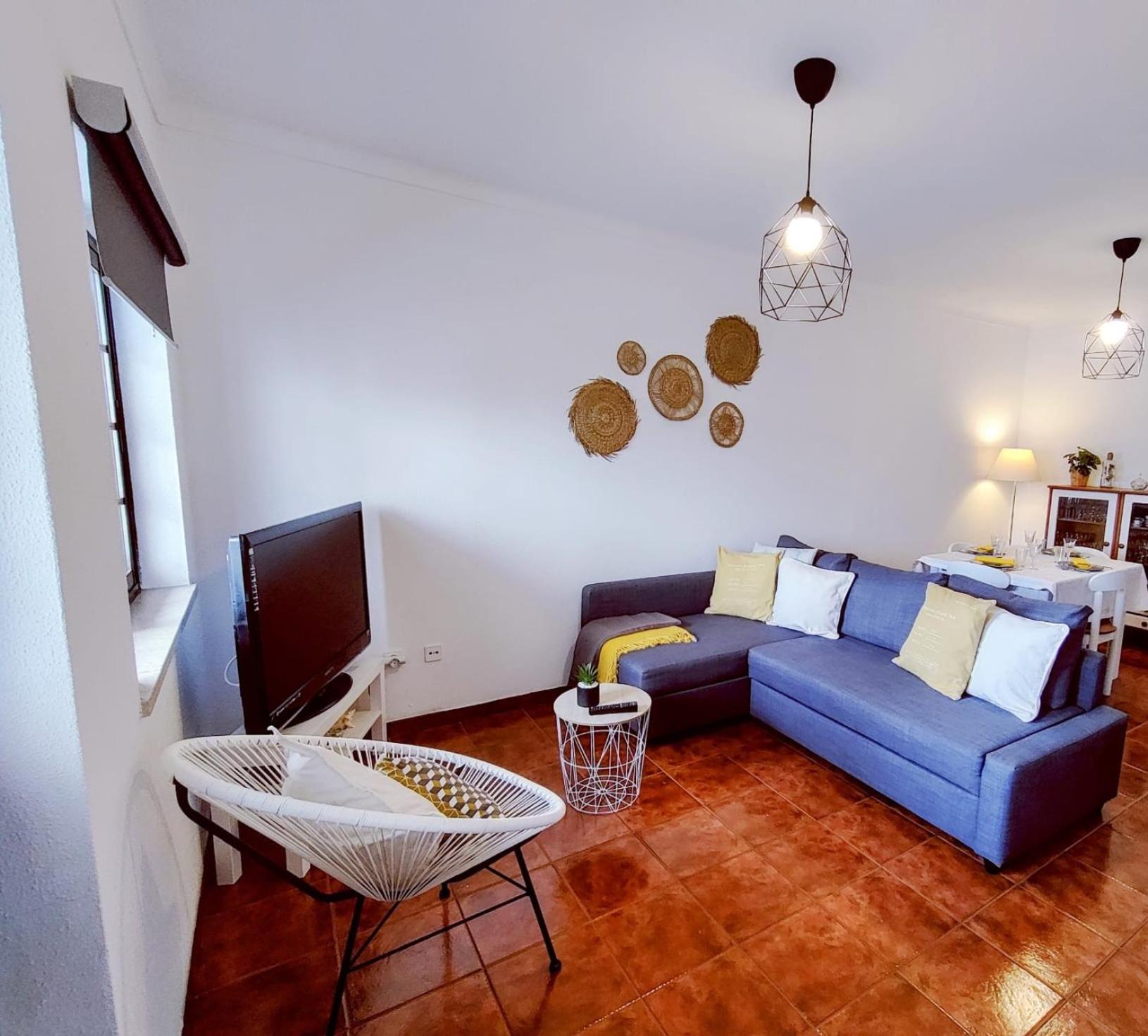 Two-Bedroom Apartment - Photo 2