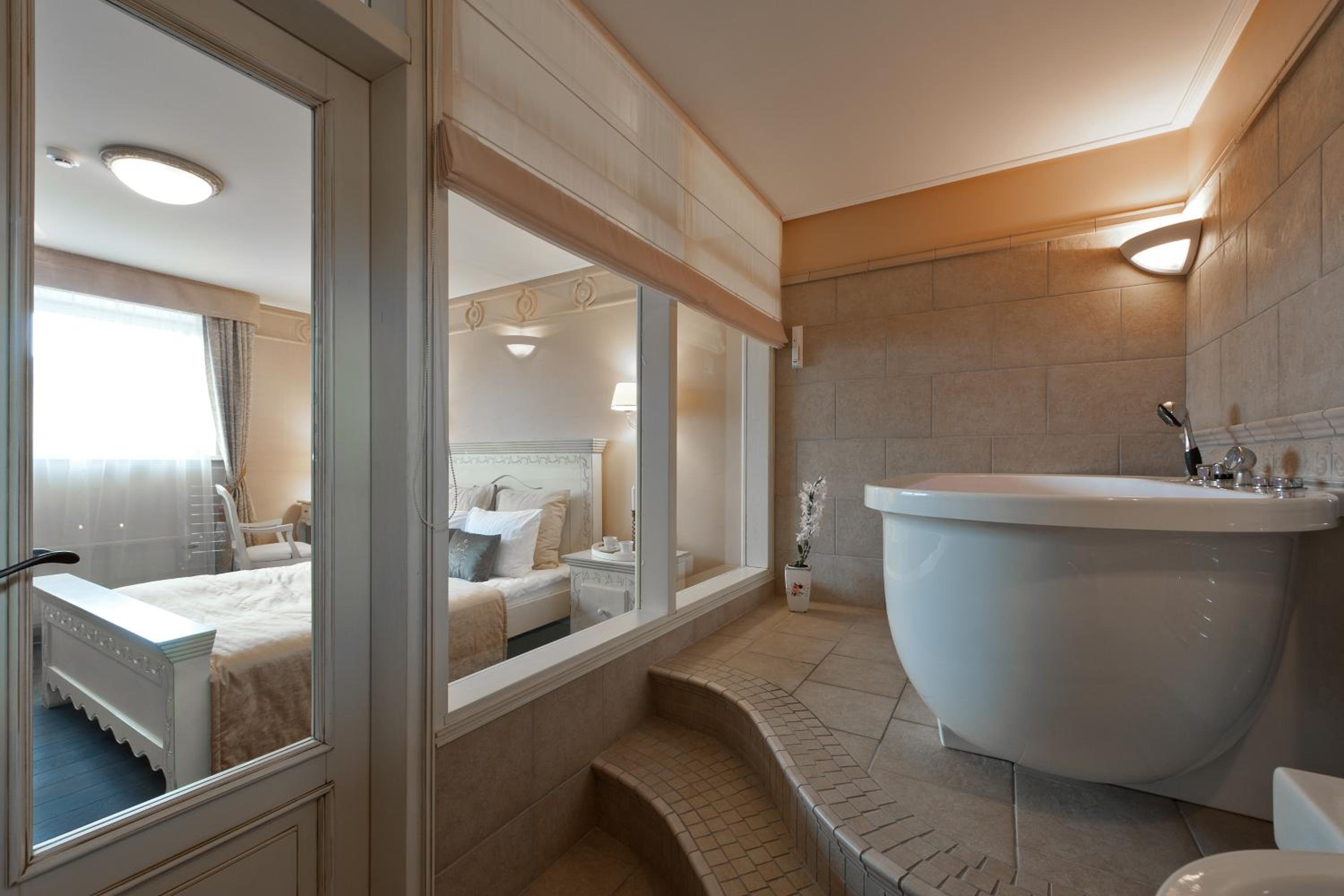 Deluxe Double Room - Photo 12
