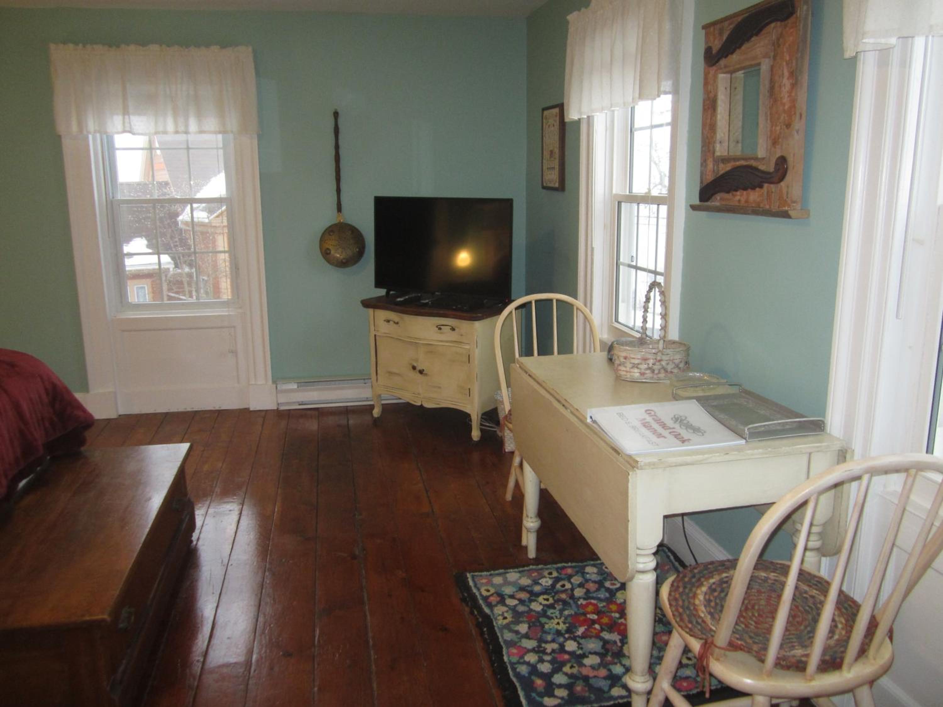 Queen Suite with Sea View