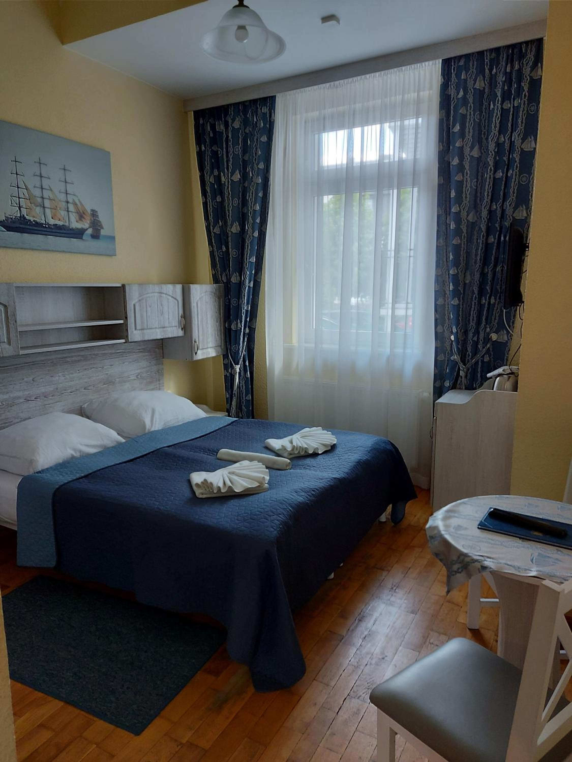 Economy Double Room photo 2