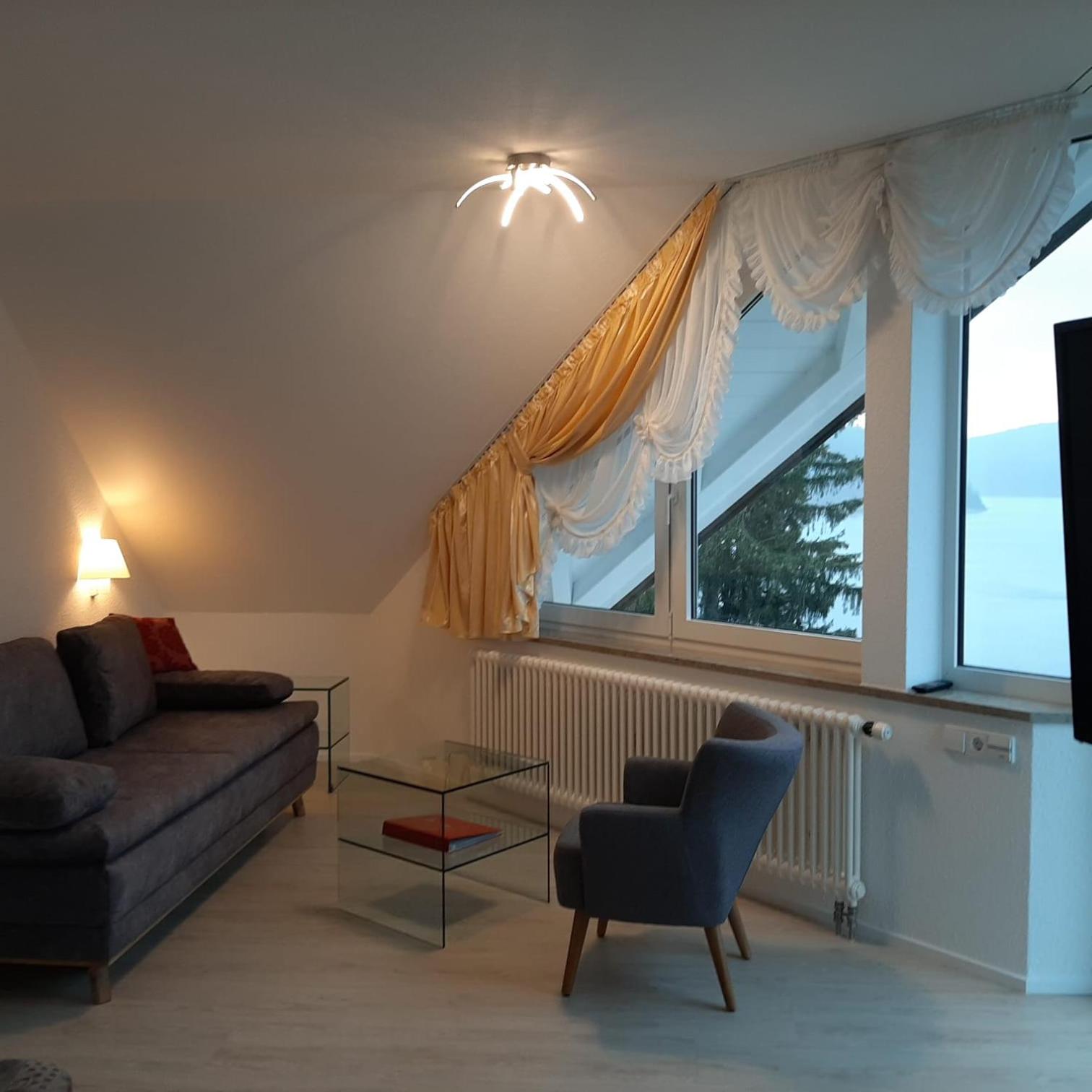 Apartment with Lake View - Photo 18
